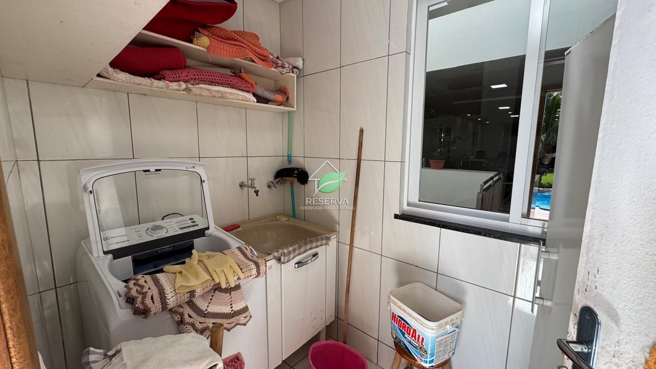 Sobrado de Alto Padrão à Venda na Vila A – Região Nobre, Próximo ao Gramadão