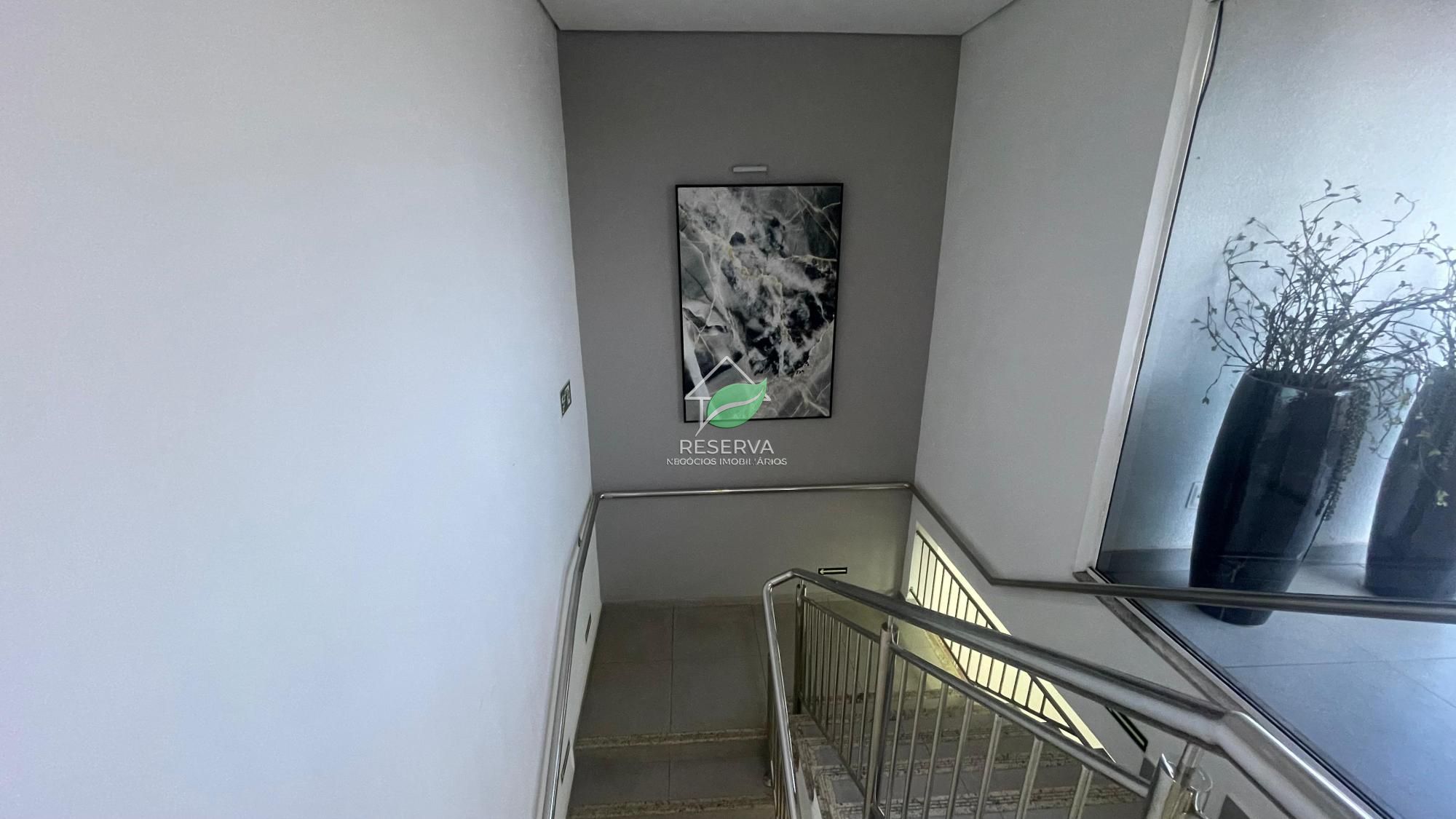Sala Comercial de 74 m² para Locação — Edifício Novo Iguaçu