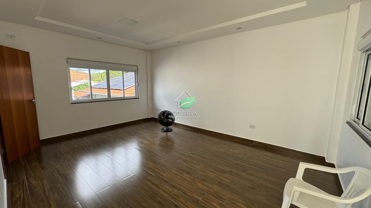 Sobrado de Alto Padrão à Venda na Vila A – Região Nobre, Próximo ao Gramadão