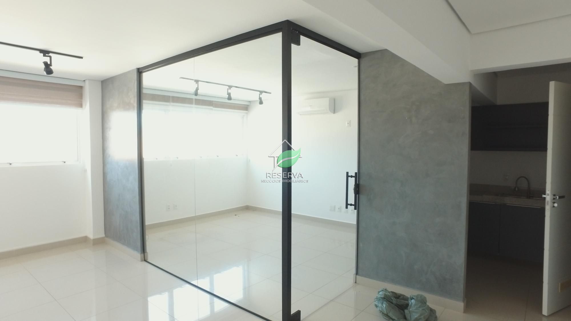 Sala Comercial de 74 m² para Locação — Edifício Novo Iguaçu