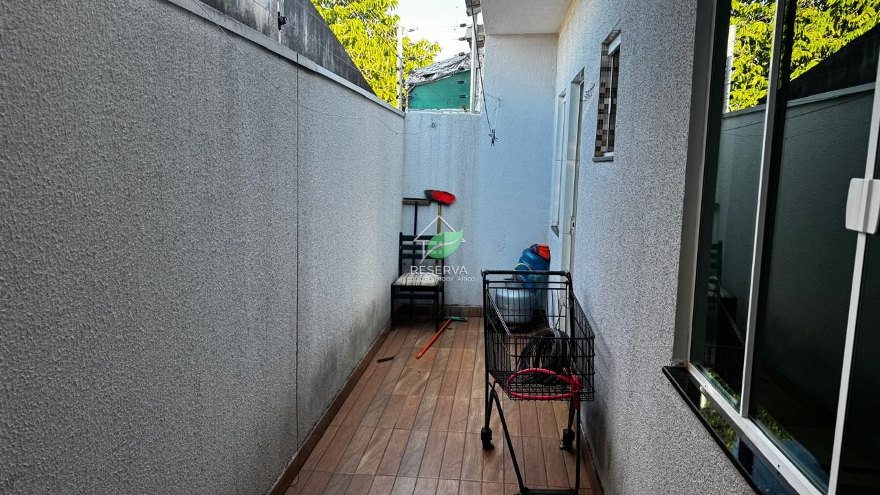 CASA MOBILIADA À VENDA NA REGIÃO DA VILA A – JD. CANADÁ ??