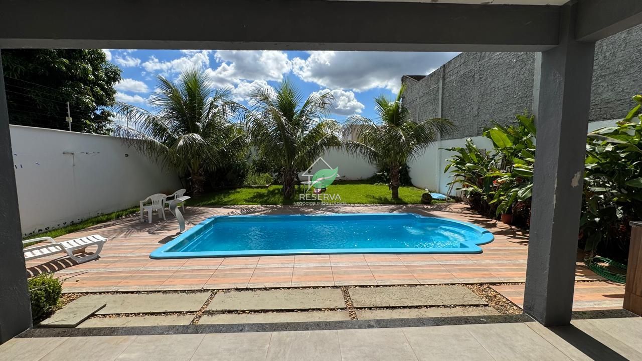Sobrado de Alto Padrão à Venda na Vila A – Região Nobre, Próximo ao Gramadão