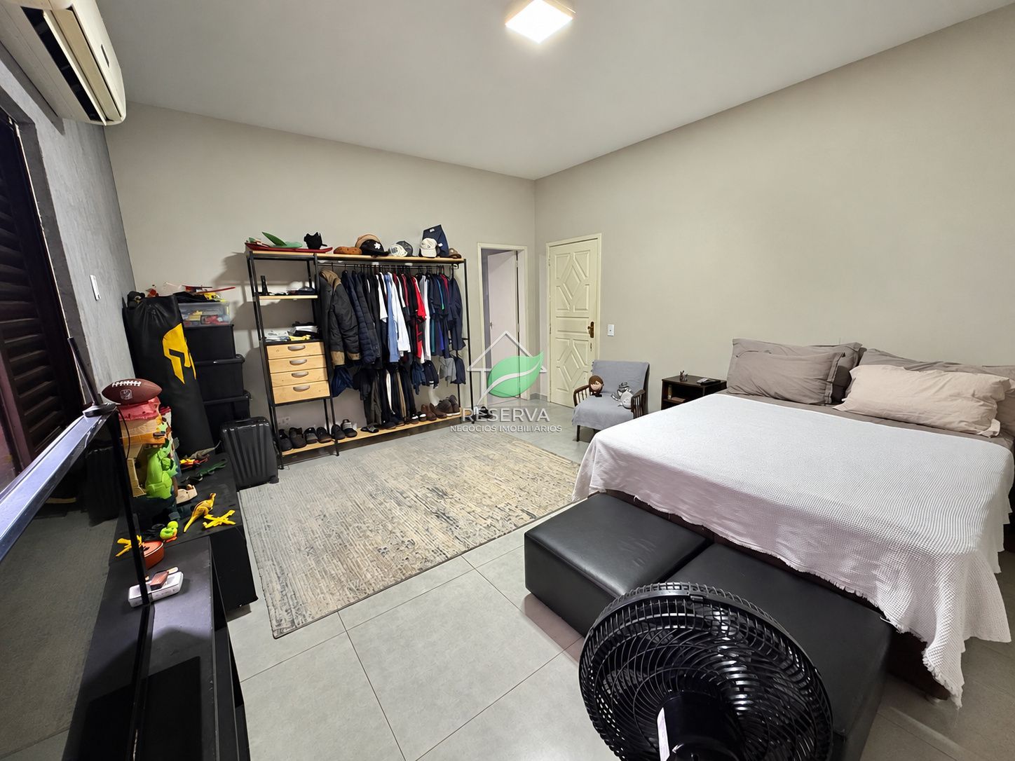APARTAMENTO AMPLO NO CENTRO DE FOZ DO IGUAÇU — 206 M² PRIVATIVOS