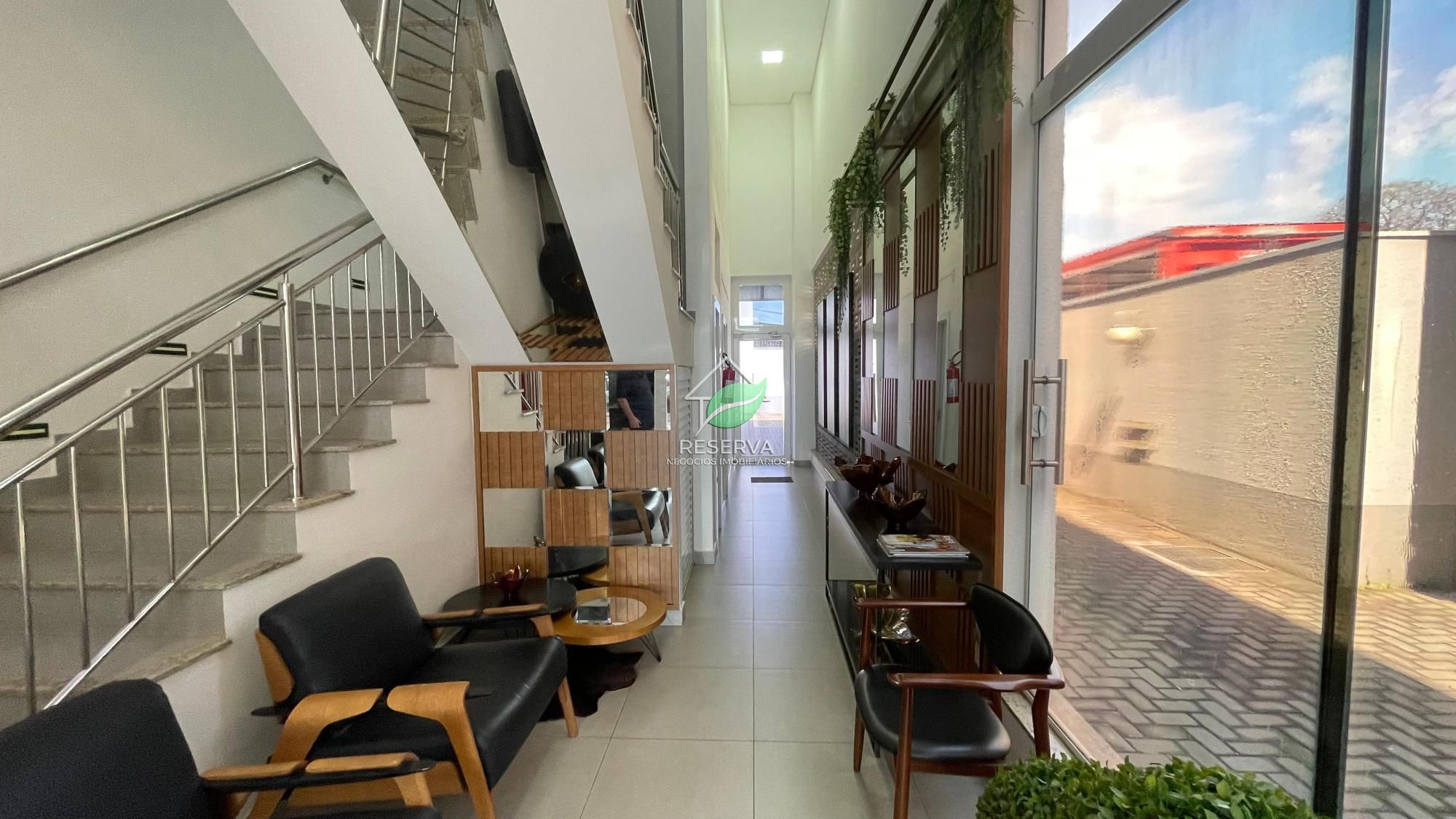 Sala Comercial de 74 m² para Locação — Edifício Novo Iguaçu