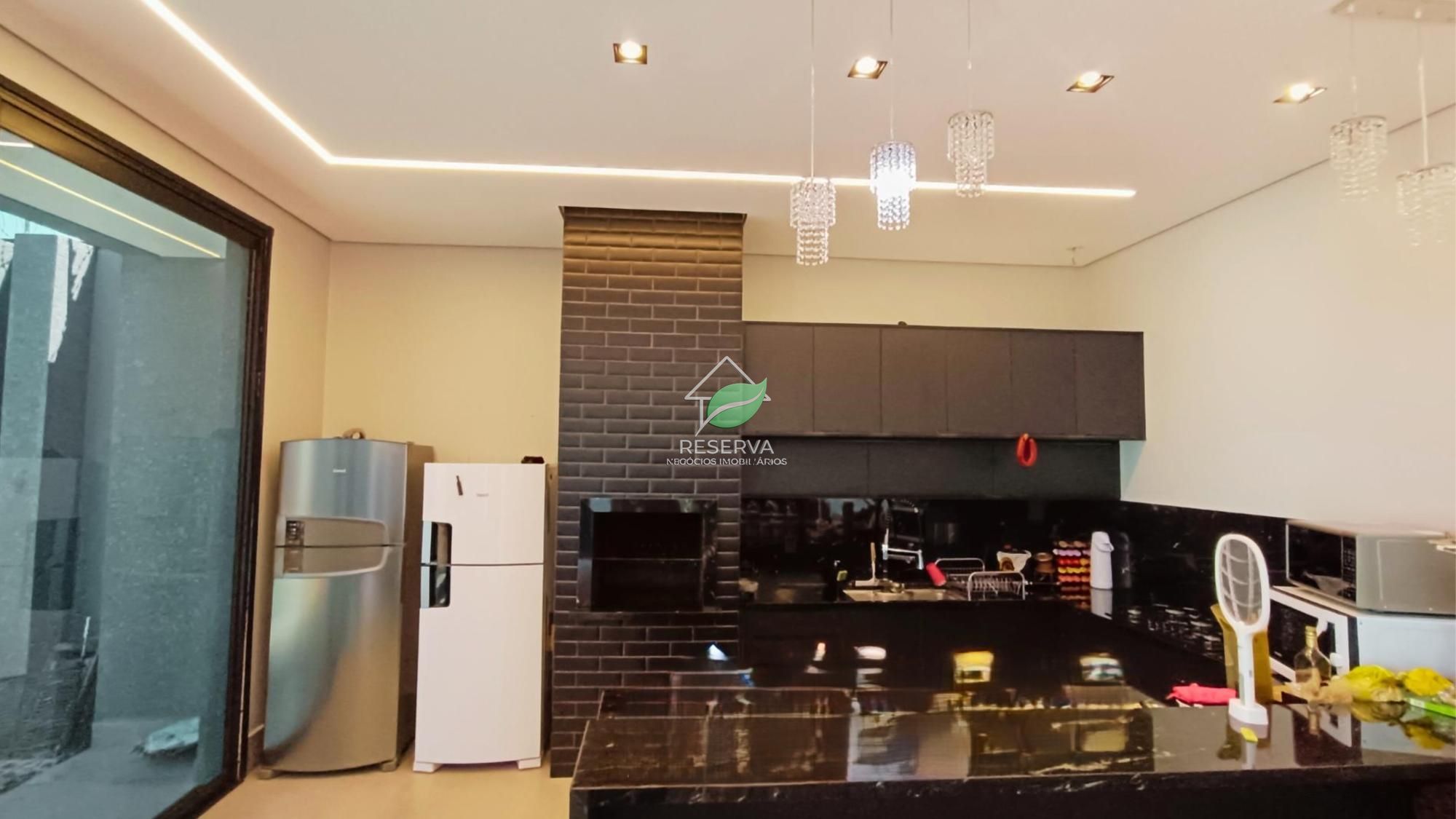 SOBRADO DE ALTO PADRÃO À VENDA NO JARDIM YPÊ IV – FOZ DO IGUAÇU/PR