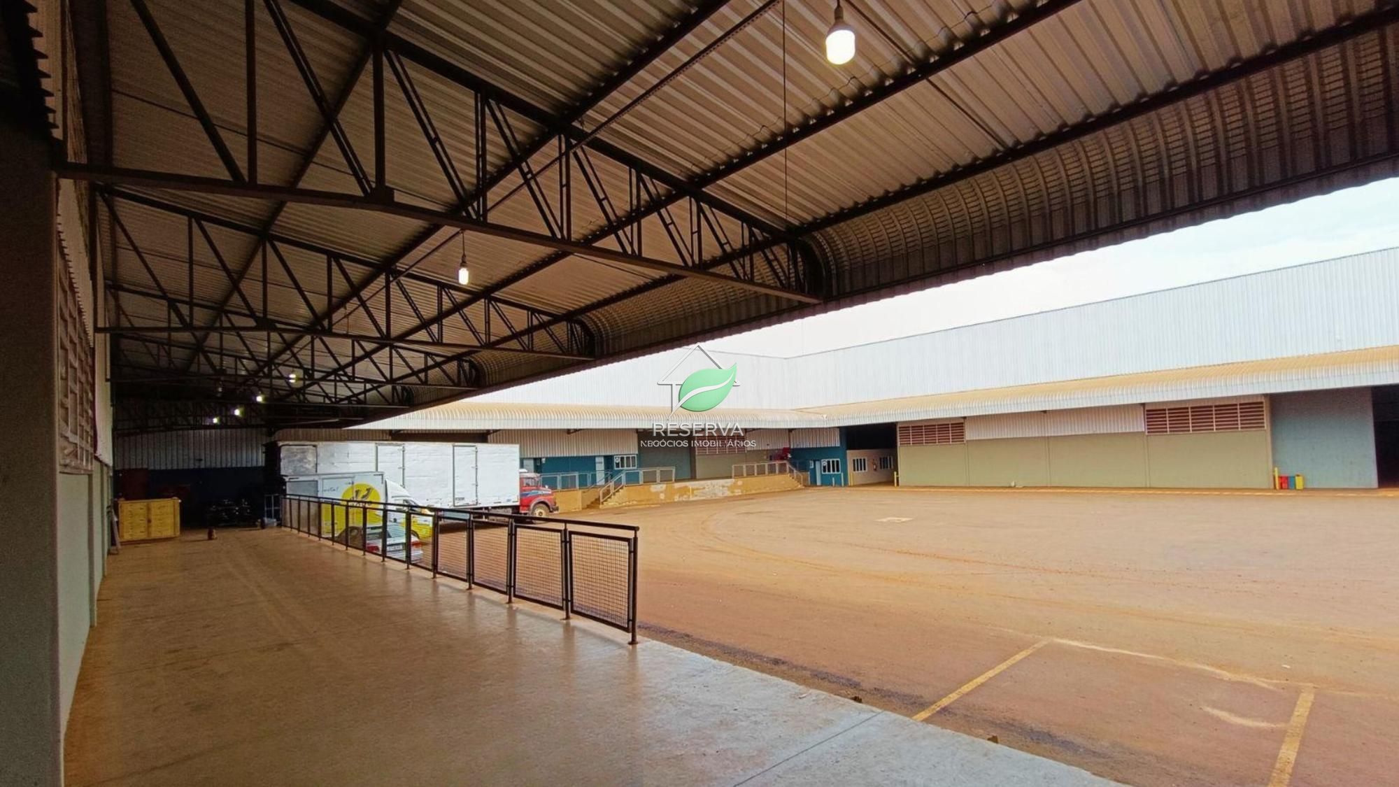 Barracão Logístico para Locação – | Localização Estratégica em Foz do Iguaçu