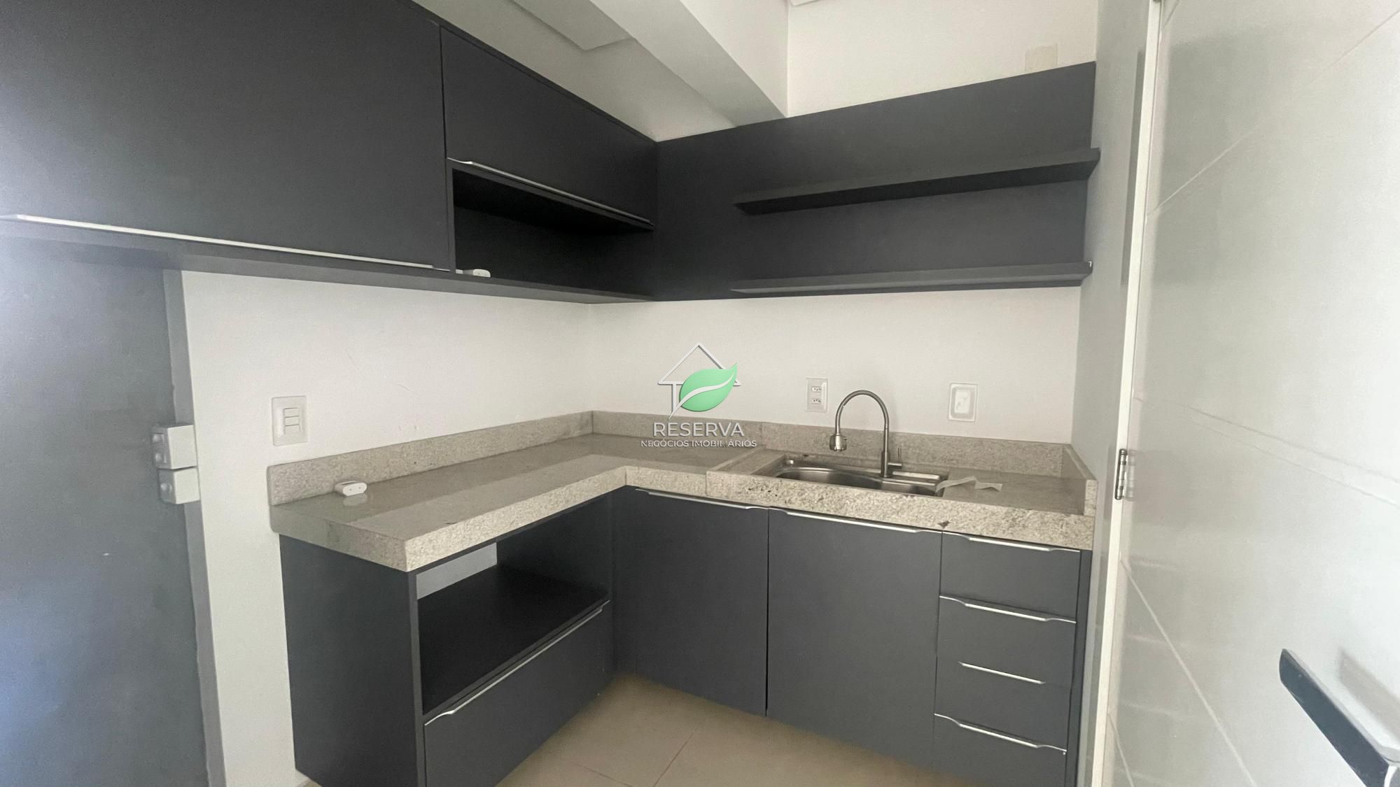 Sala Comercial de 74 m² para Locação — Edifício Novo Iguaçu