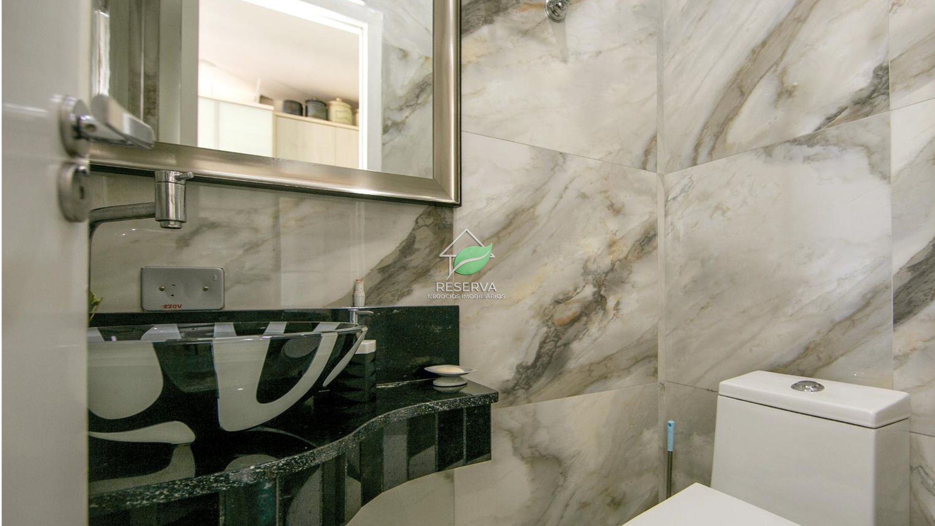 Apartamento de Alto Padrão na Av. Pedro Basso