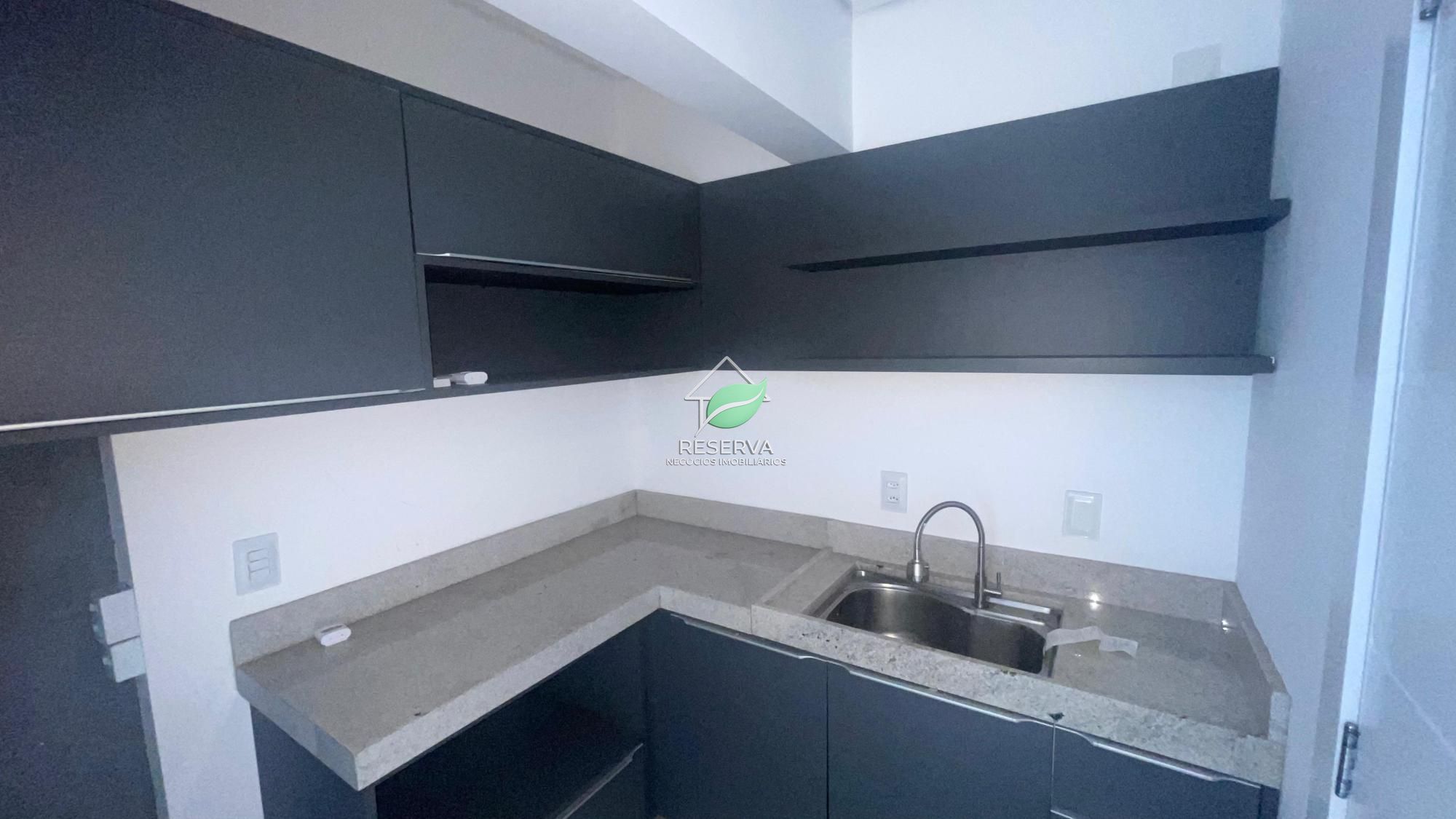 Sala Comercial de 74 m² para Locação — Edifício Novo Iguaçu
