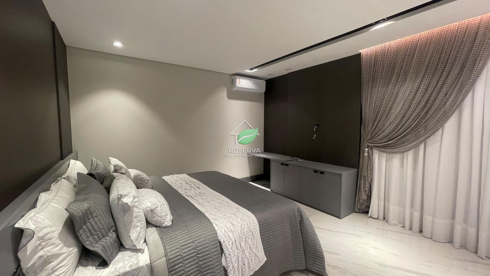 # CASA DE ALTO PADRÃO NO ROYAL FALLS RESIDENCE & RESORT