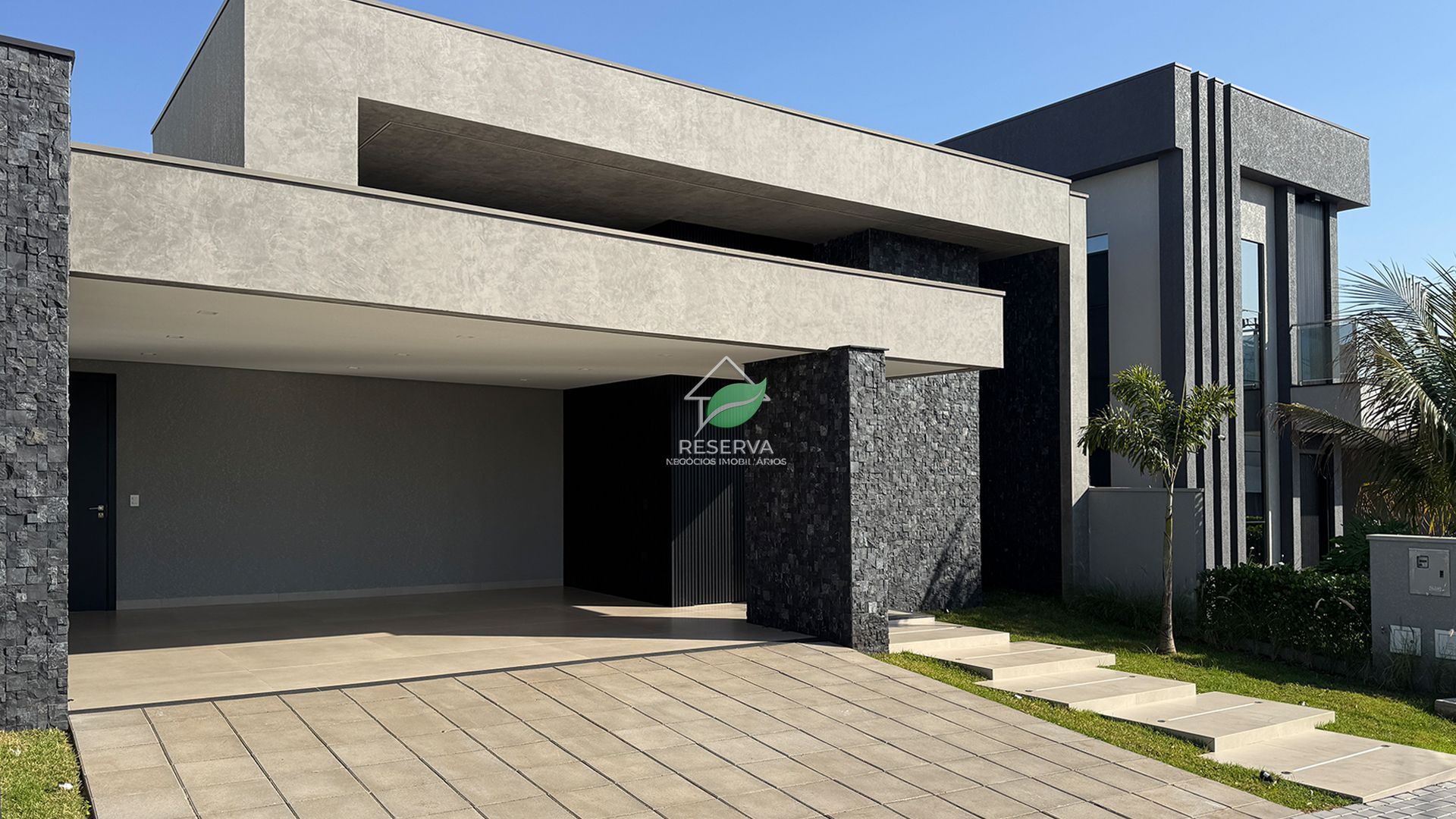 Casa Luxuosa à Venda no Condomínio Safira - Foz do Iguaçu