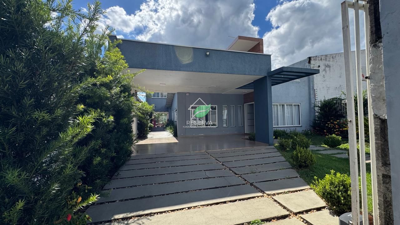 Sobrado de Alto Padrão à Venda na Vila A – Região Nobre, Próximo ao Gramadão