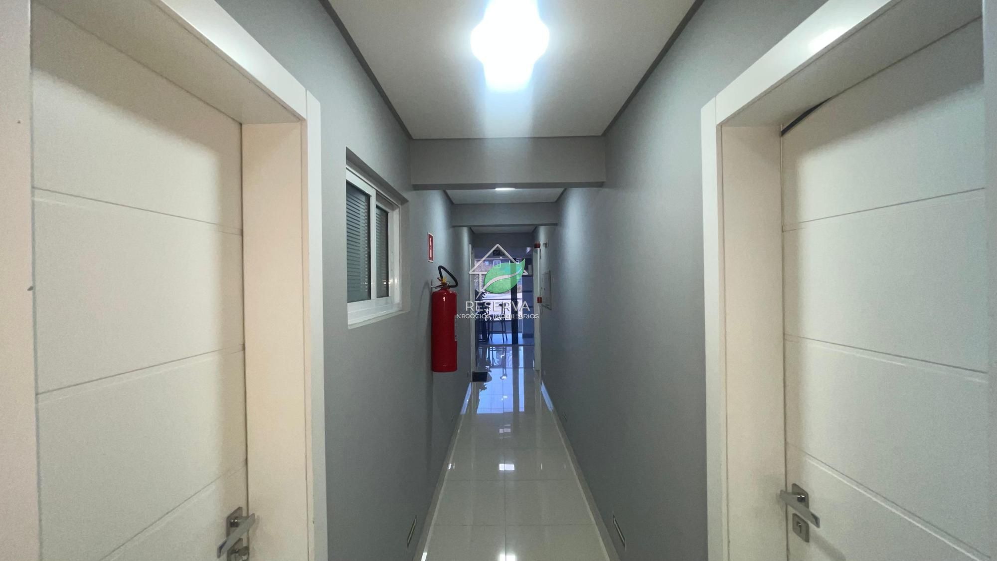 Sala Comercial de 74 m² para Locação — Edifício Novo Iguaçu