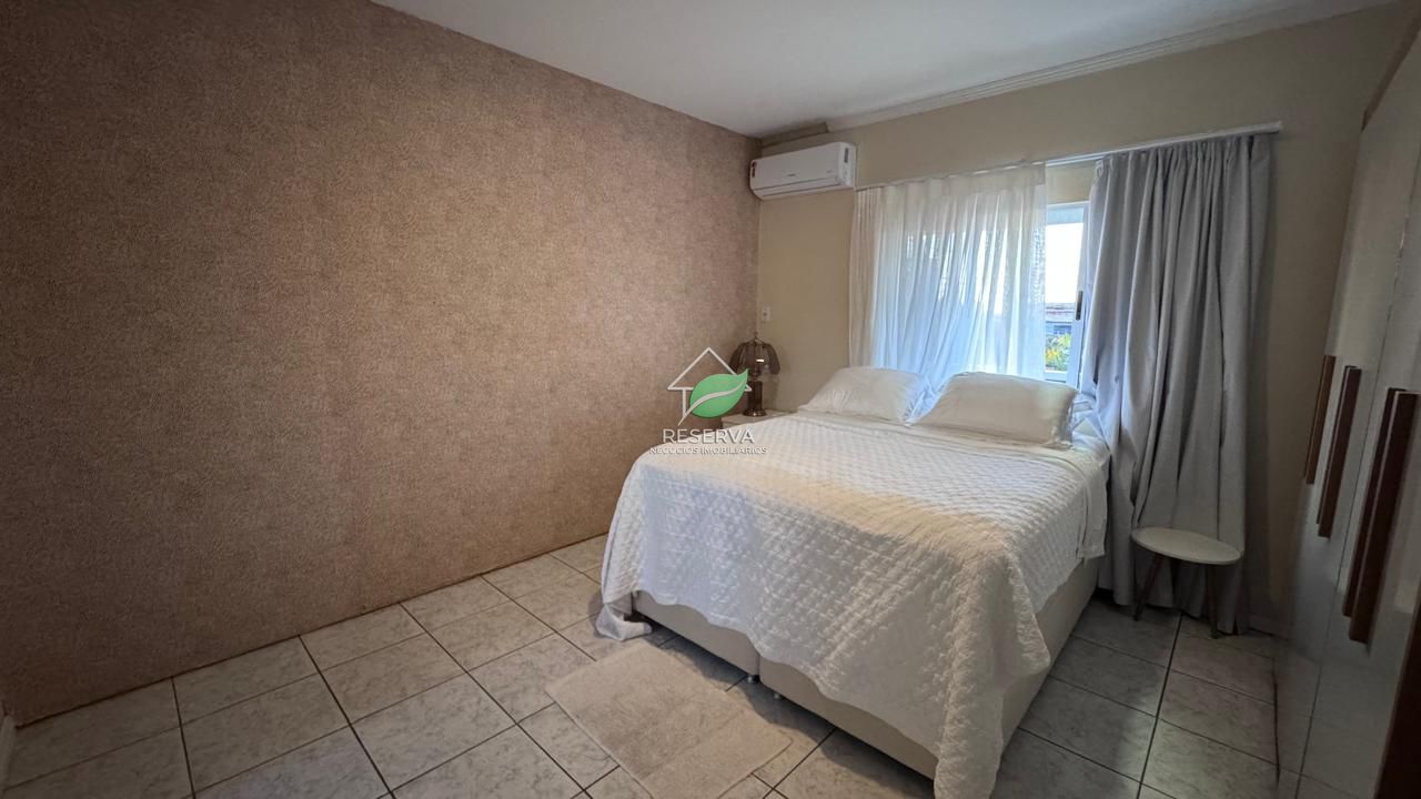 Sobrado amplo e completo no Jardim Lancaster I – R$ 900.000,00