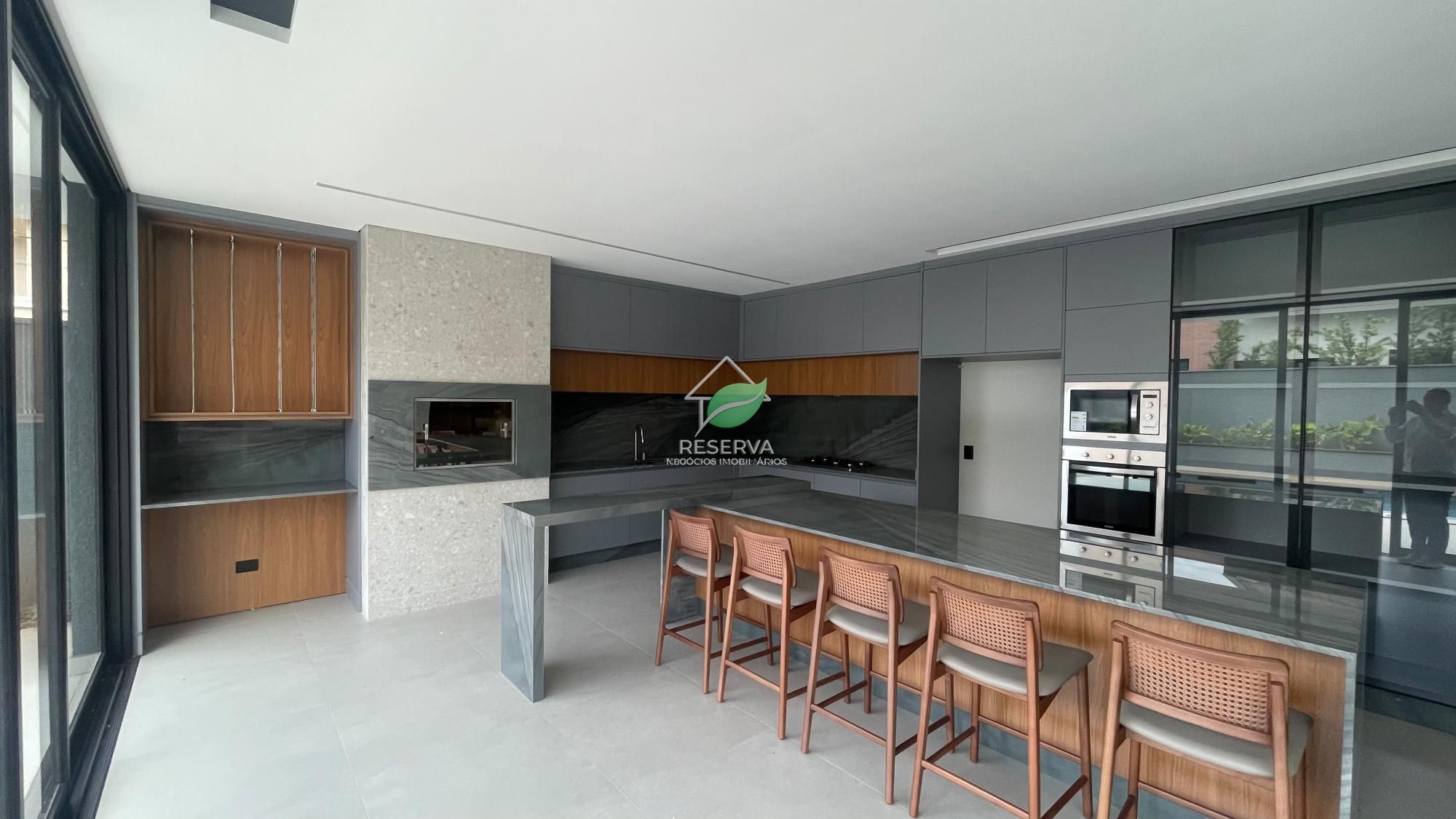 # CASA DE ALTO PADRÃO NO ROYAL FALLS RESIDENCE & RESORT