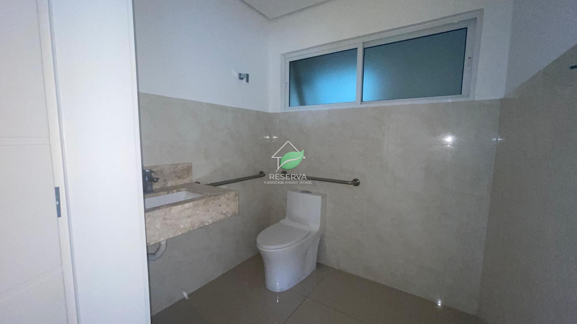 Sala Comercial de 74 m² para Locação — Edifício Novo Iguaçu