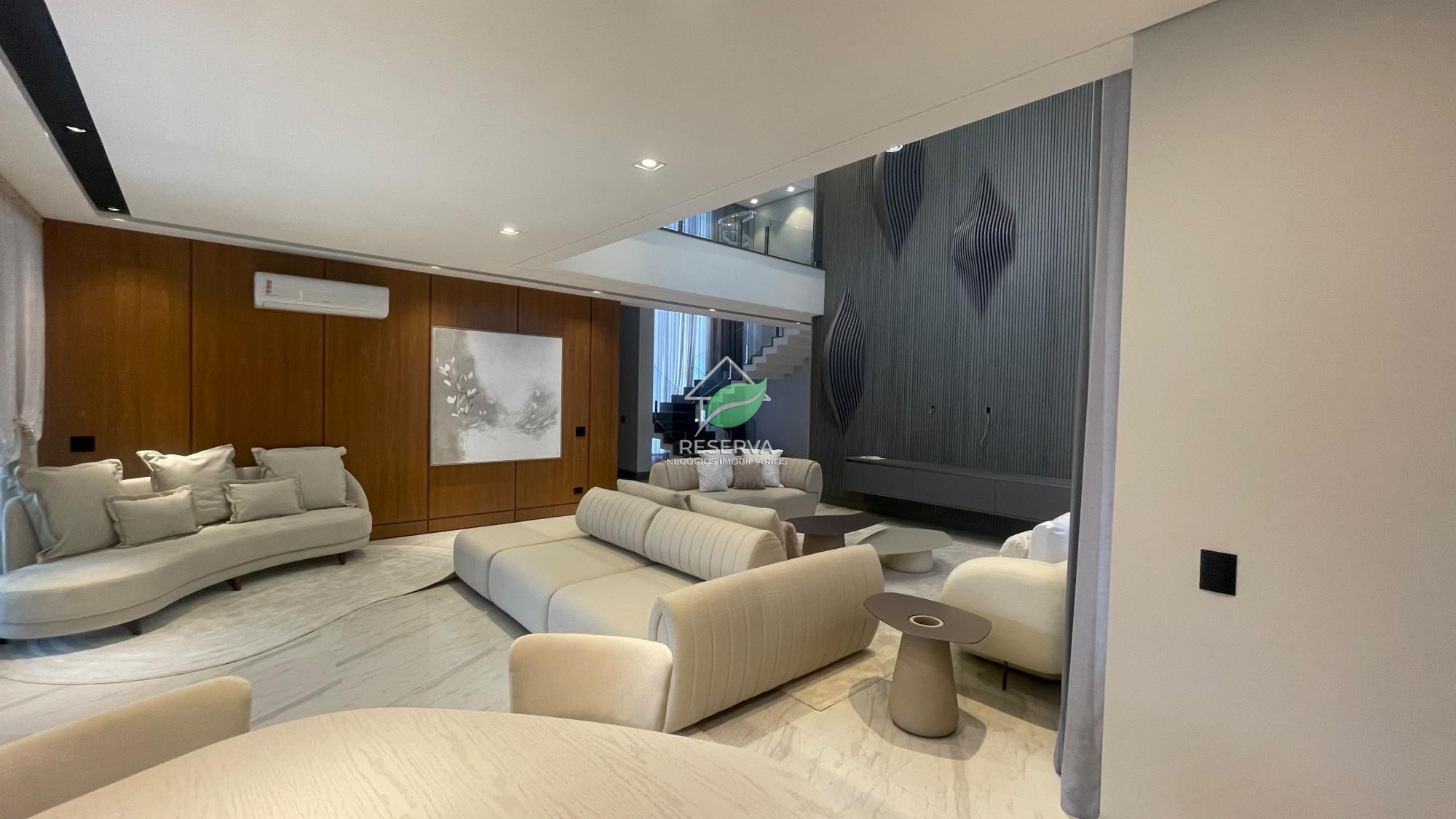 # CASA DE ALTO PADRÃO NO ROYAL FALLS RESIDENCE & RESORT
