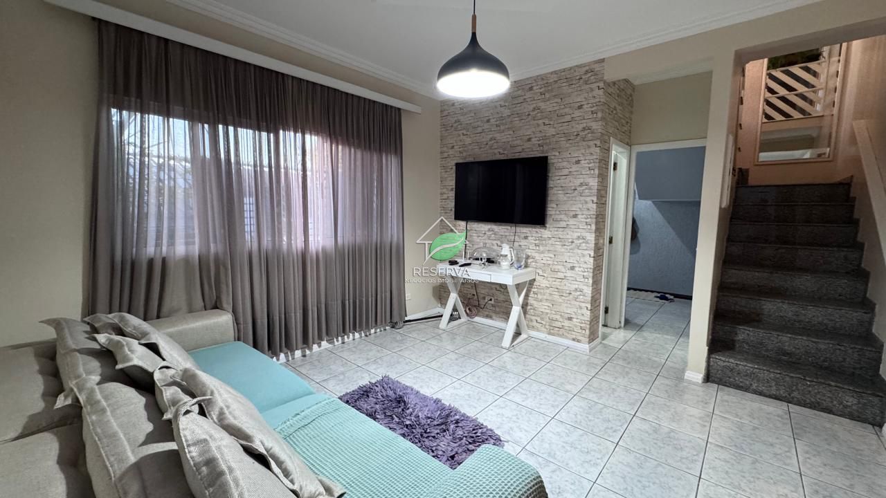 Sobrado amplo e completo no Jardim Lancaster I – R$ 900.000,00
