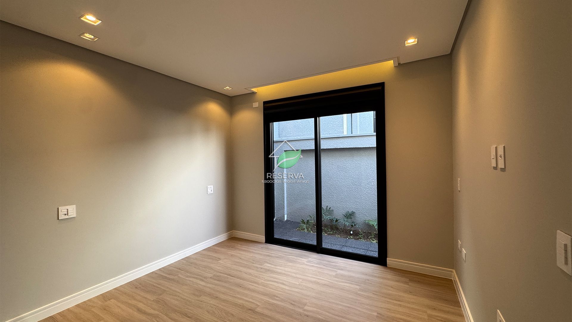 Casa Luxuosa à Venda no Condomínio Safira - Foz do Iguaçu