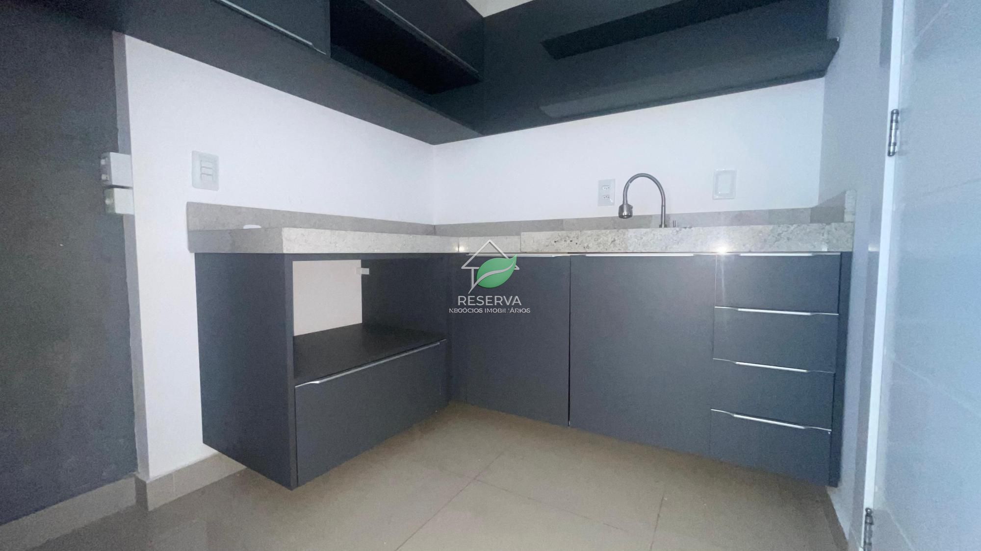 Sala Comercial de 74 m² para Locação — Edifício Novo Iguaçu