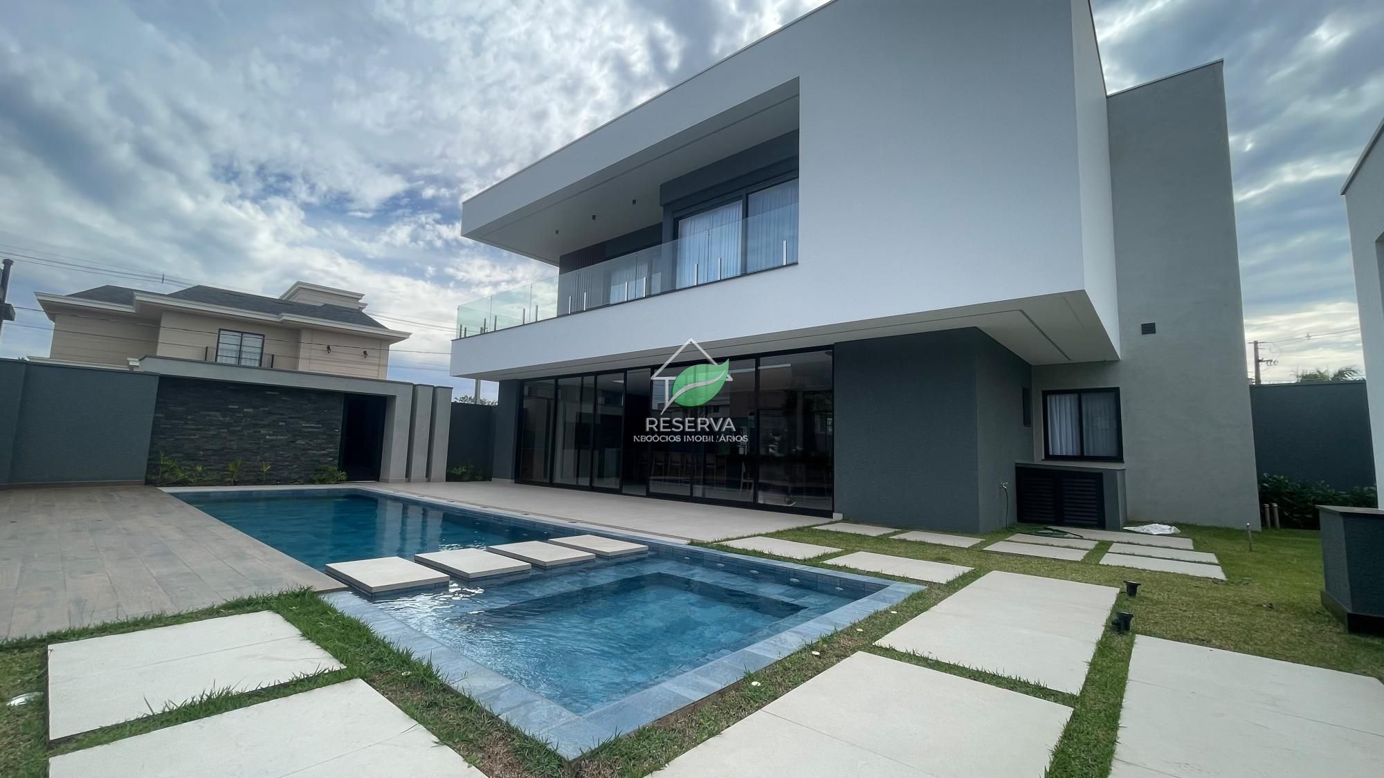 # CASA DE ALTO PADRÃO NO ROYAL FALLS RESIDENCE & RESORT