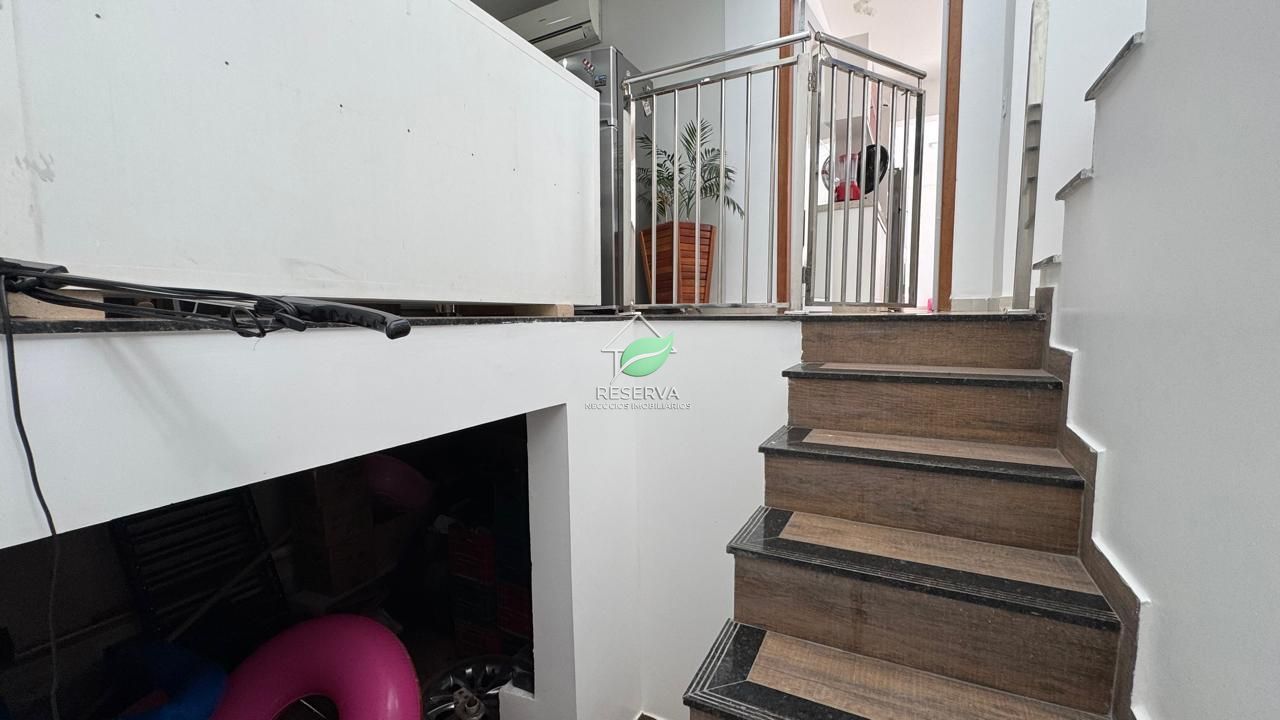Sobrado de Alto Padrão à Venda na Vila A – Região Nobre, Próximo ao Gramadão