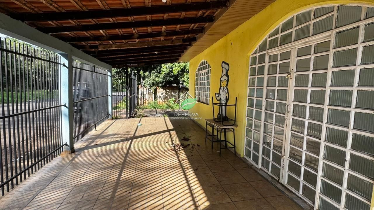 Casa de Esquina à Venda na Região da Vila C – Excelente Oportunidade!