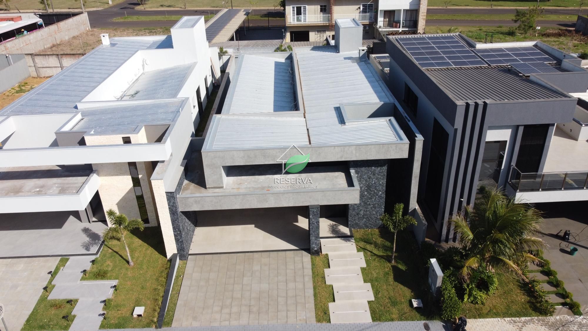 Casa Luxuosa à Venda no Condomínio Safira - Foz do Iguaçu