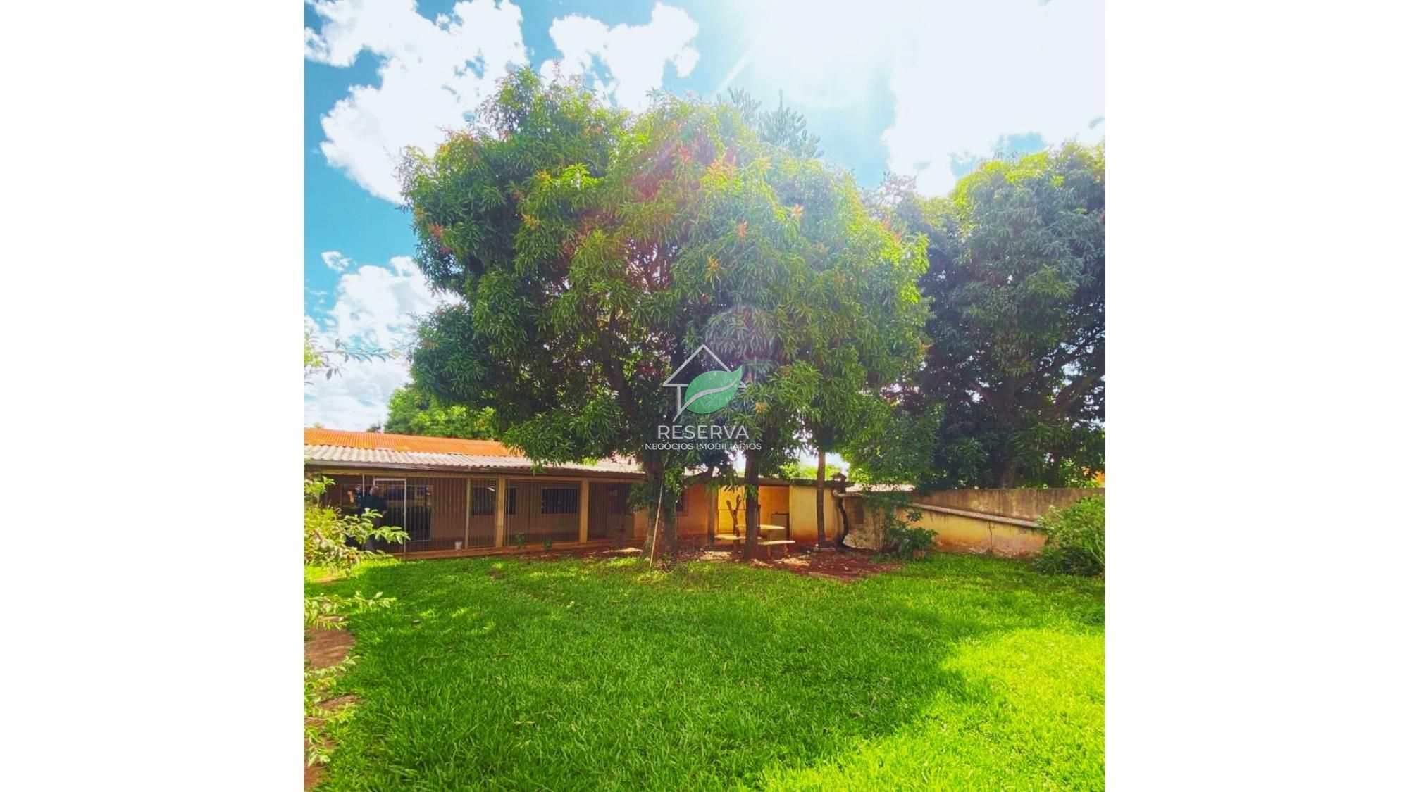 Casa à Venda na Vila C | Amplo Terreno e Excelente Oportunidade