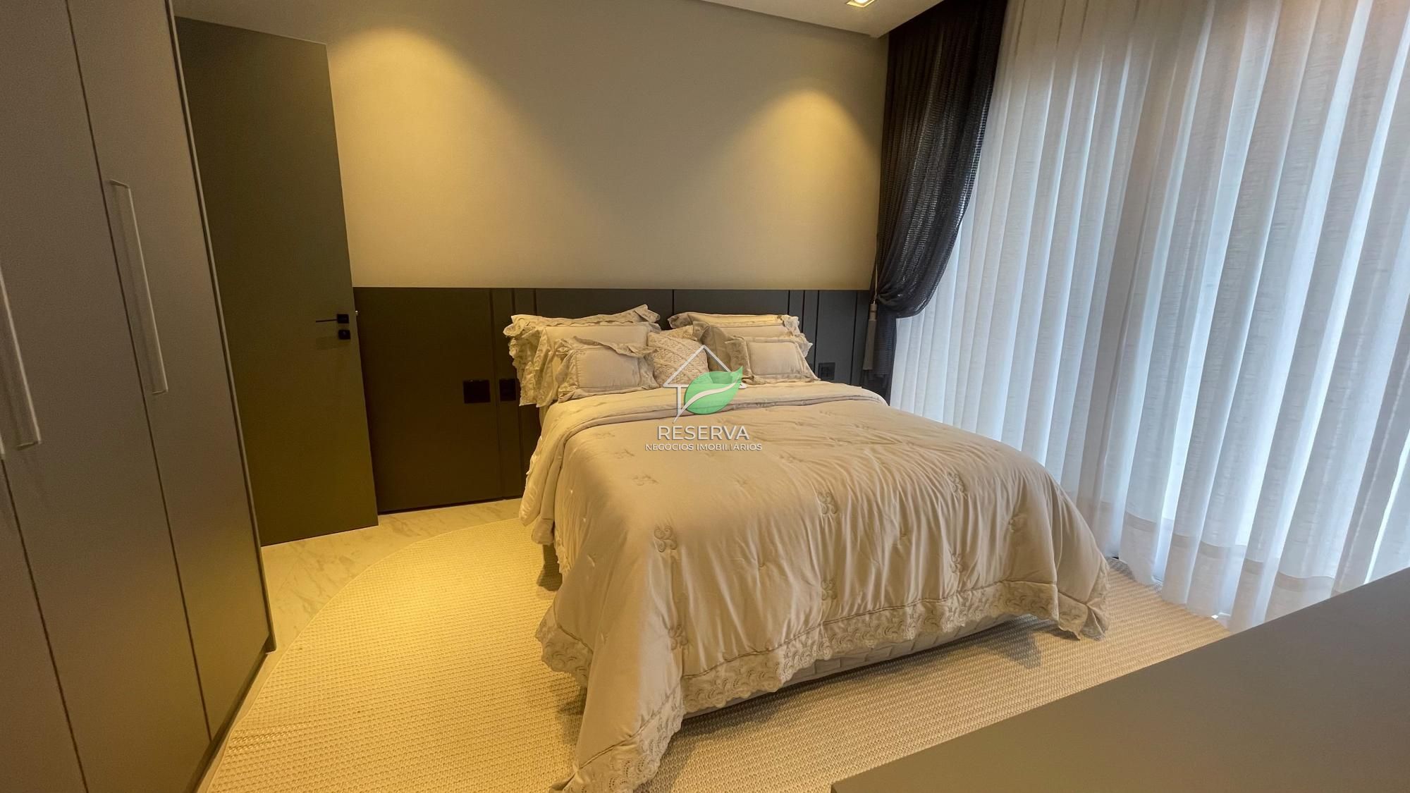 # CASA DE ALTO PADRÃO NO ROYAL FALLS RESIDENCE & RESORT