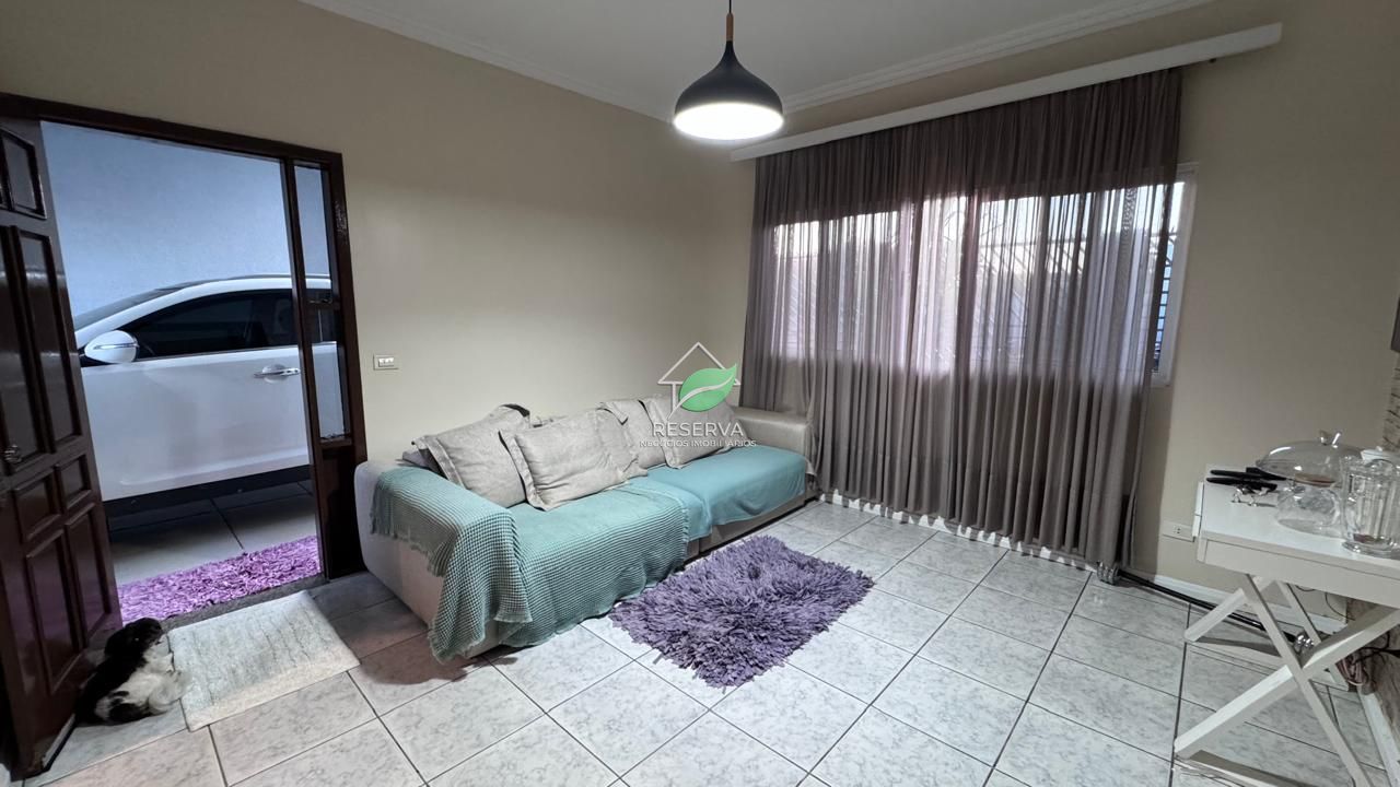 Sobrado amplo e completo no Jardim Lancaster I – R$ 900.000,00