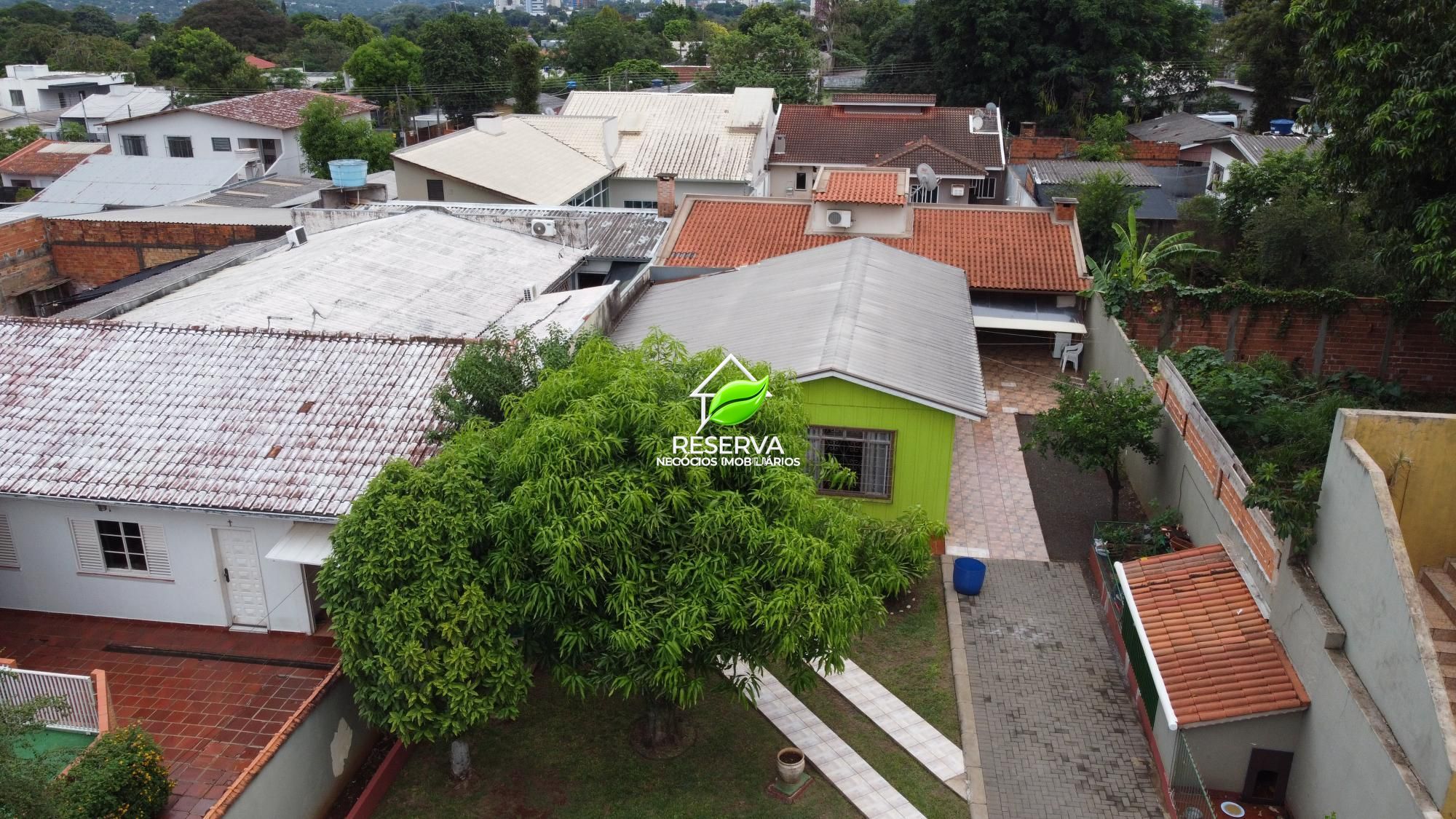 Oportunidade Única: Casa com Edícula, Amplo Quintal e Localização Privilegiada!