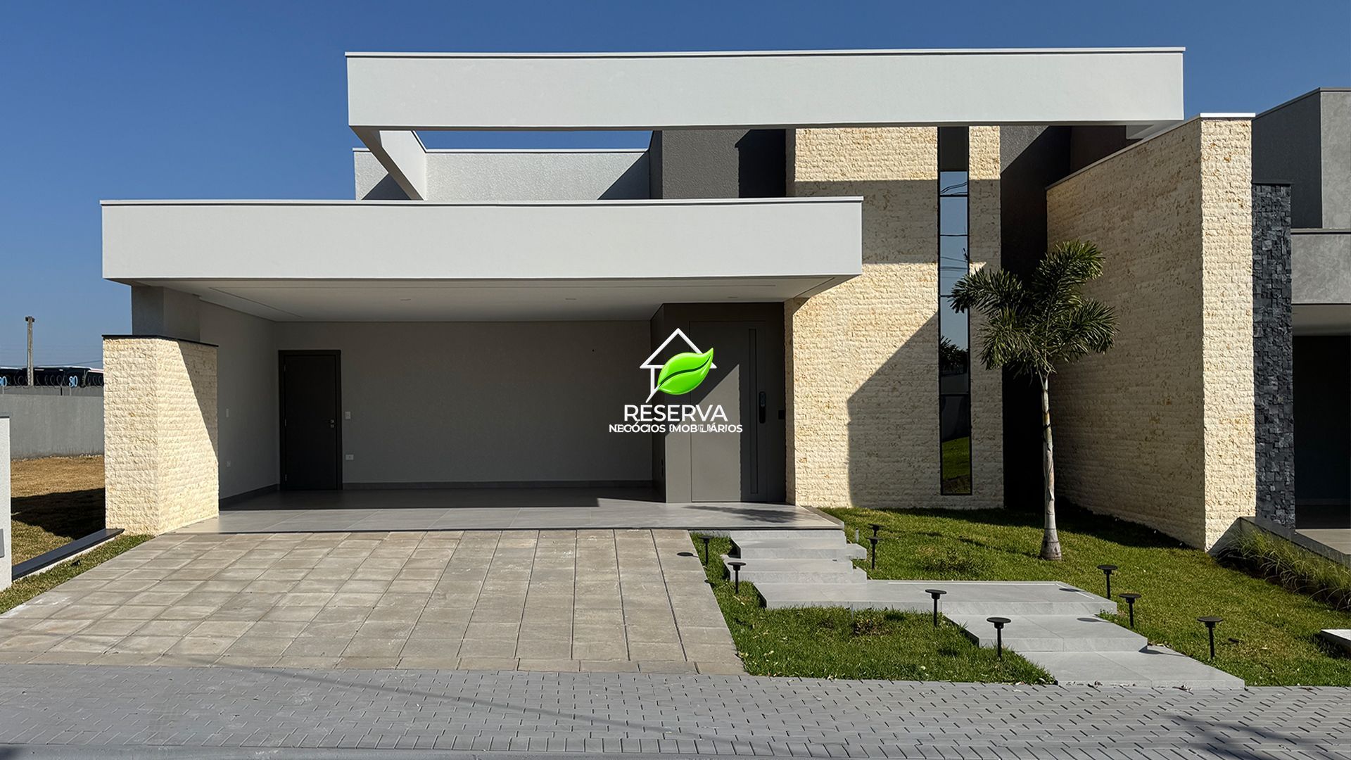 Casa Elegante de Alto Padrão à Venda no Condomínio Safira - Foz do Iguaçu