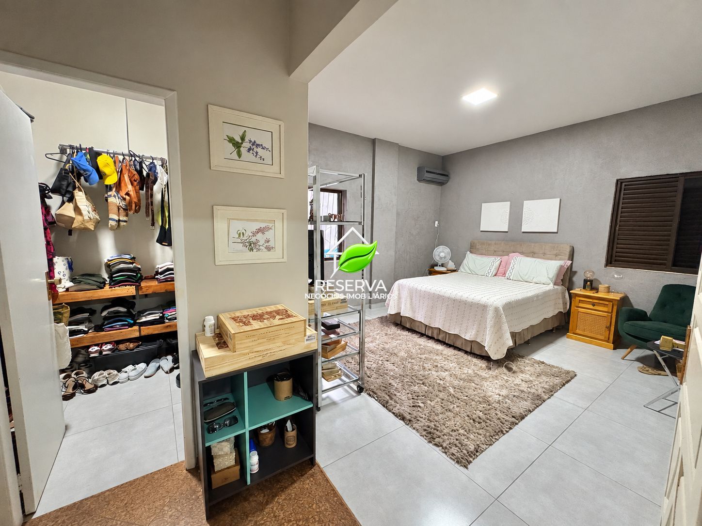 APARTAMENTO AMPLO NO CENTRO DE FOZ DO IGUAÇU — 206 M² PRIVATIVOS