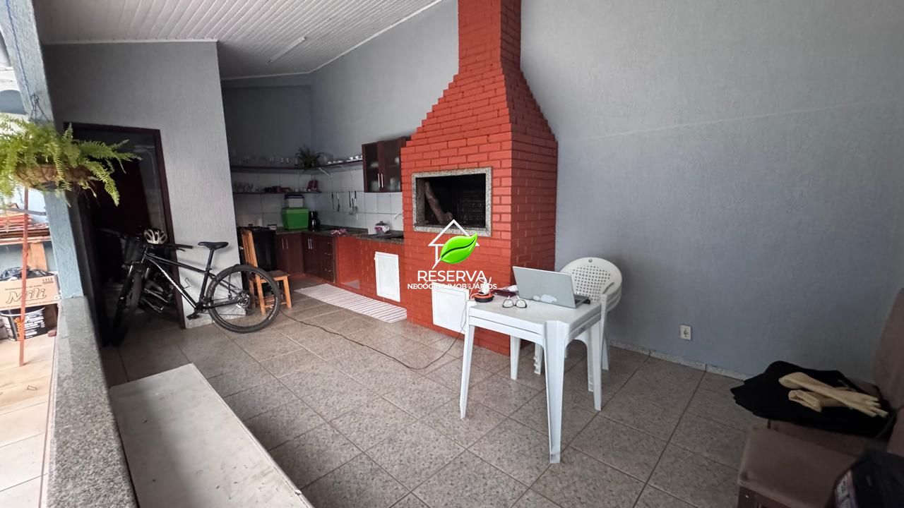 Sobrado amplo e completo no Jardim Lancaster I – R$ 900.000,00