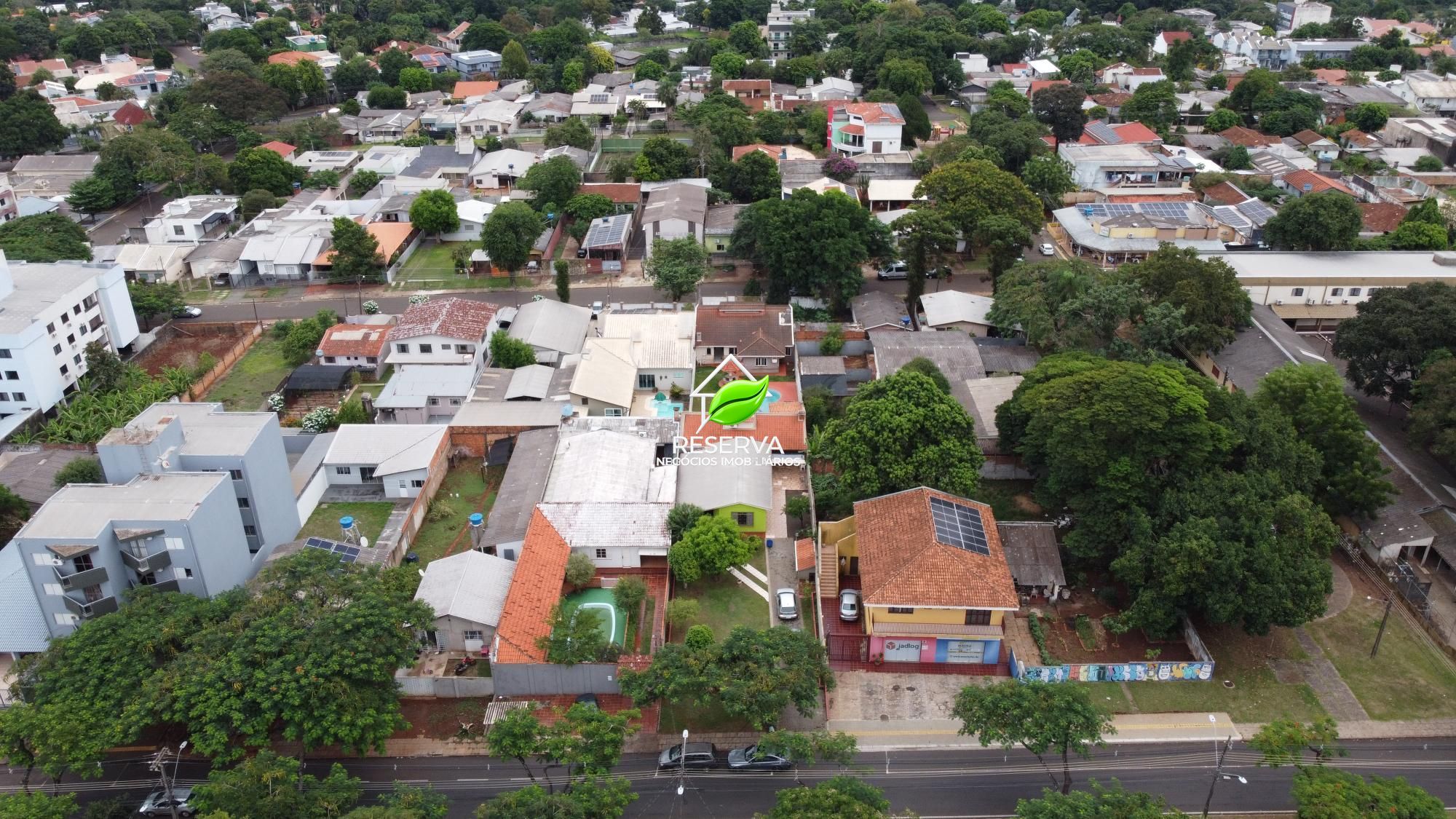 Oportunidade Única: Casa com Edícula, Amplo Quintal e Localização Privilegiada!