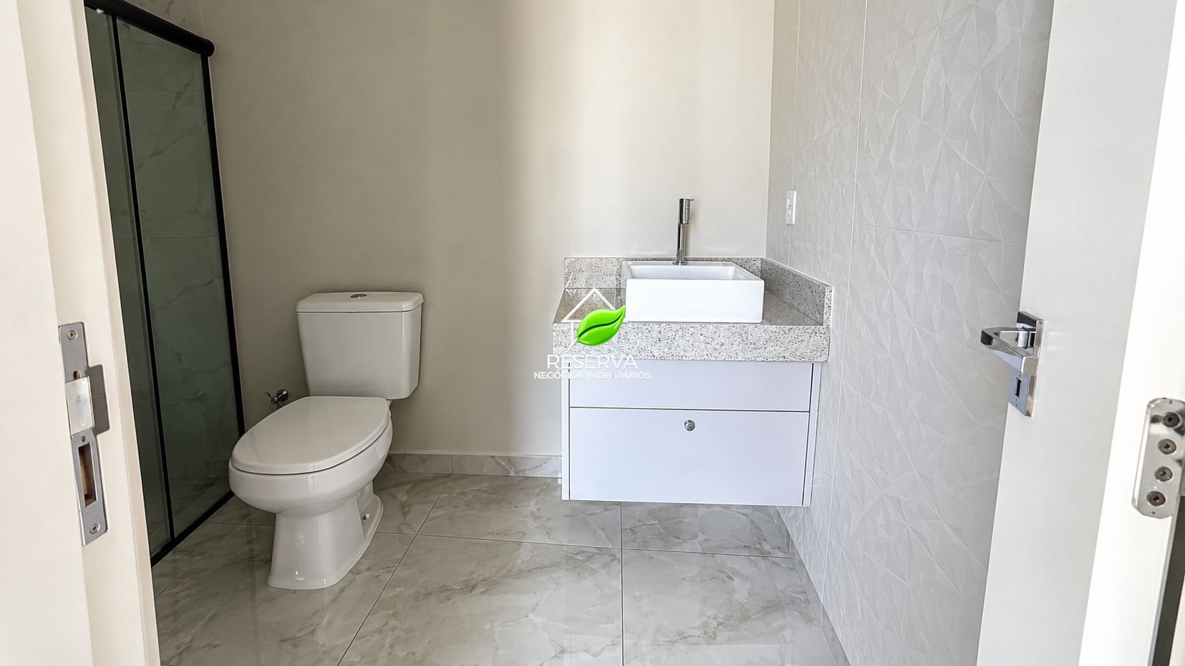 STUDIO SEMI-MOBILIADO PARA LOCAÇÃO – EDIFÍCIO FERRARA | CENTRO DE FOZ DO IGUAÇU