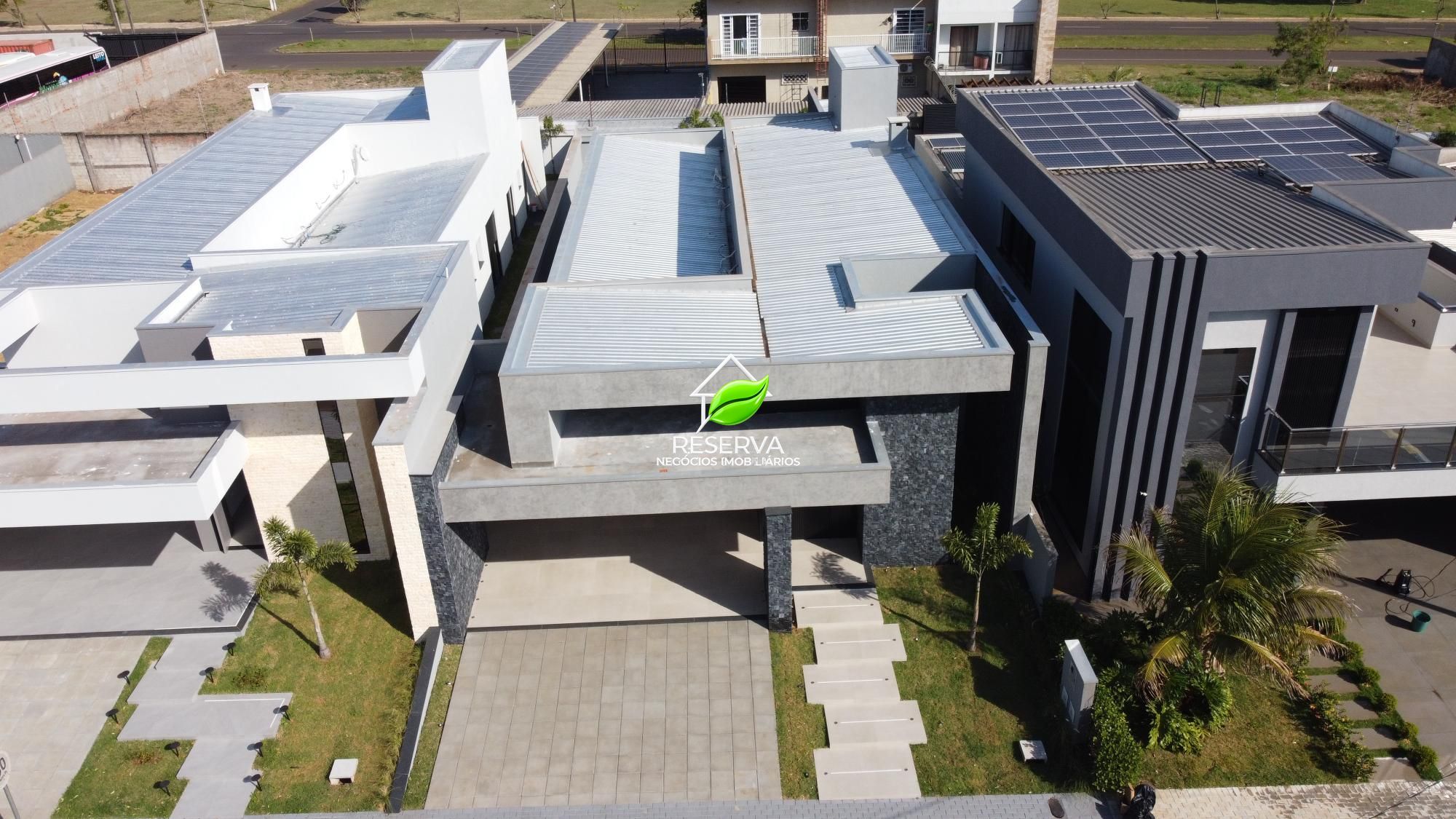 Casa Luxuosa à Venda no Condomínio Safira - Foz do Iguaçu