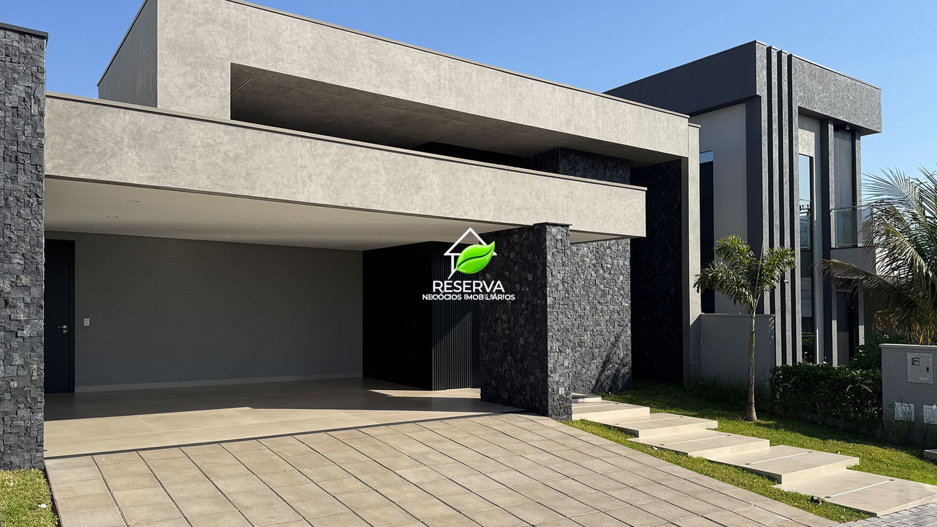 Casa Luxuosa à Venda no Condomínio Safira - Foz do Iguaçu