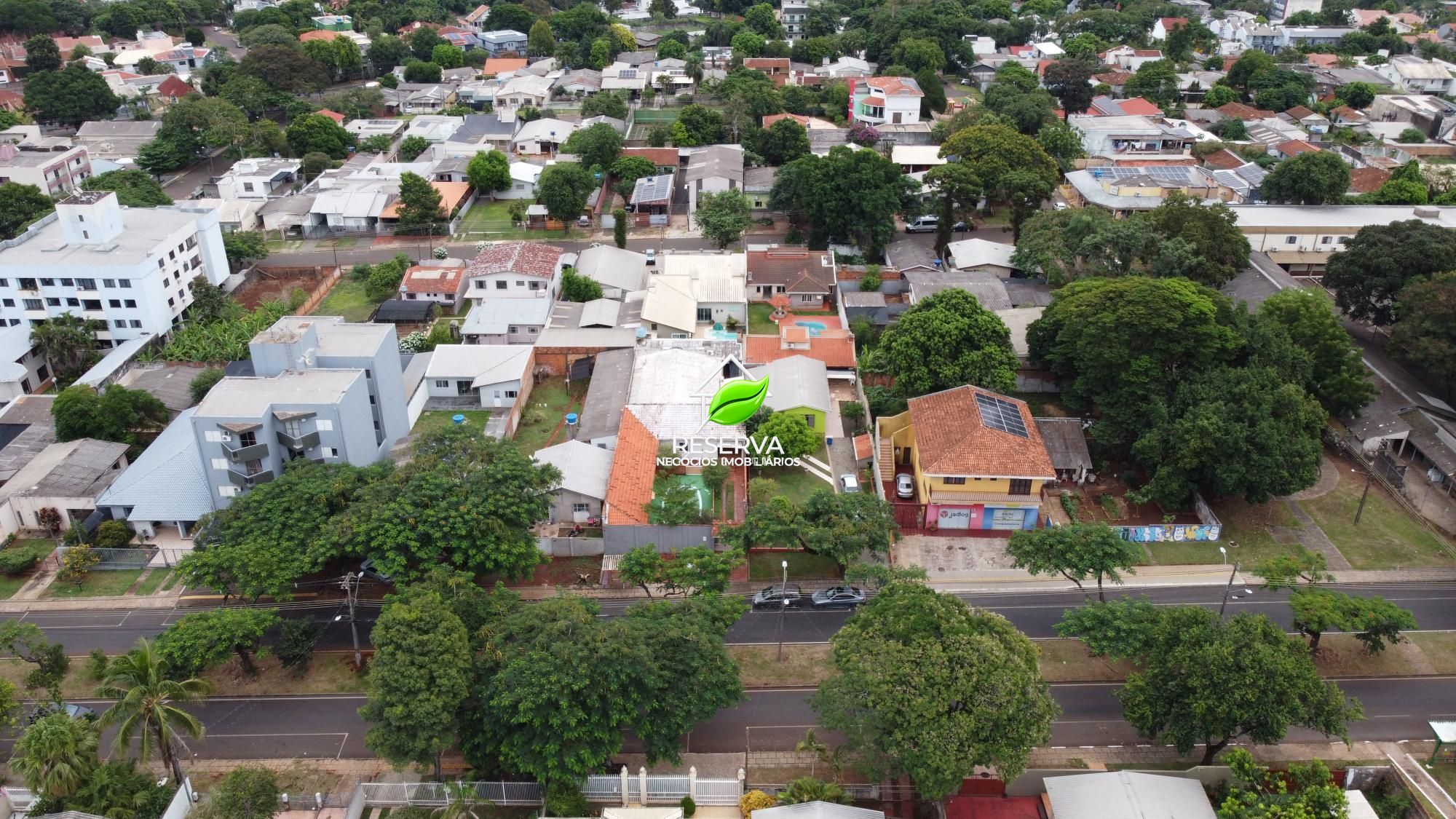Oportunidade Única: Casa com Edícula, Amplo Quintal e Localização Privilegiada!