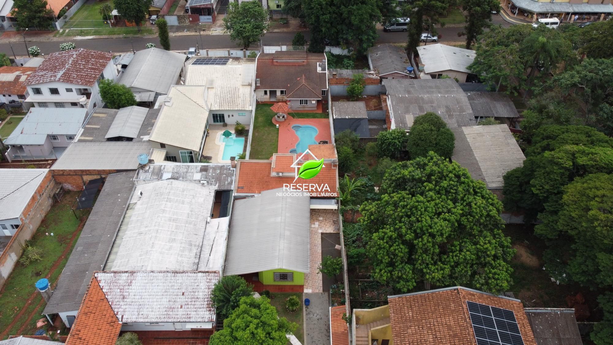 Oportunidade Única: Casa com Edícula, Amplo Quintal e Localização Privilegiada!