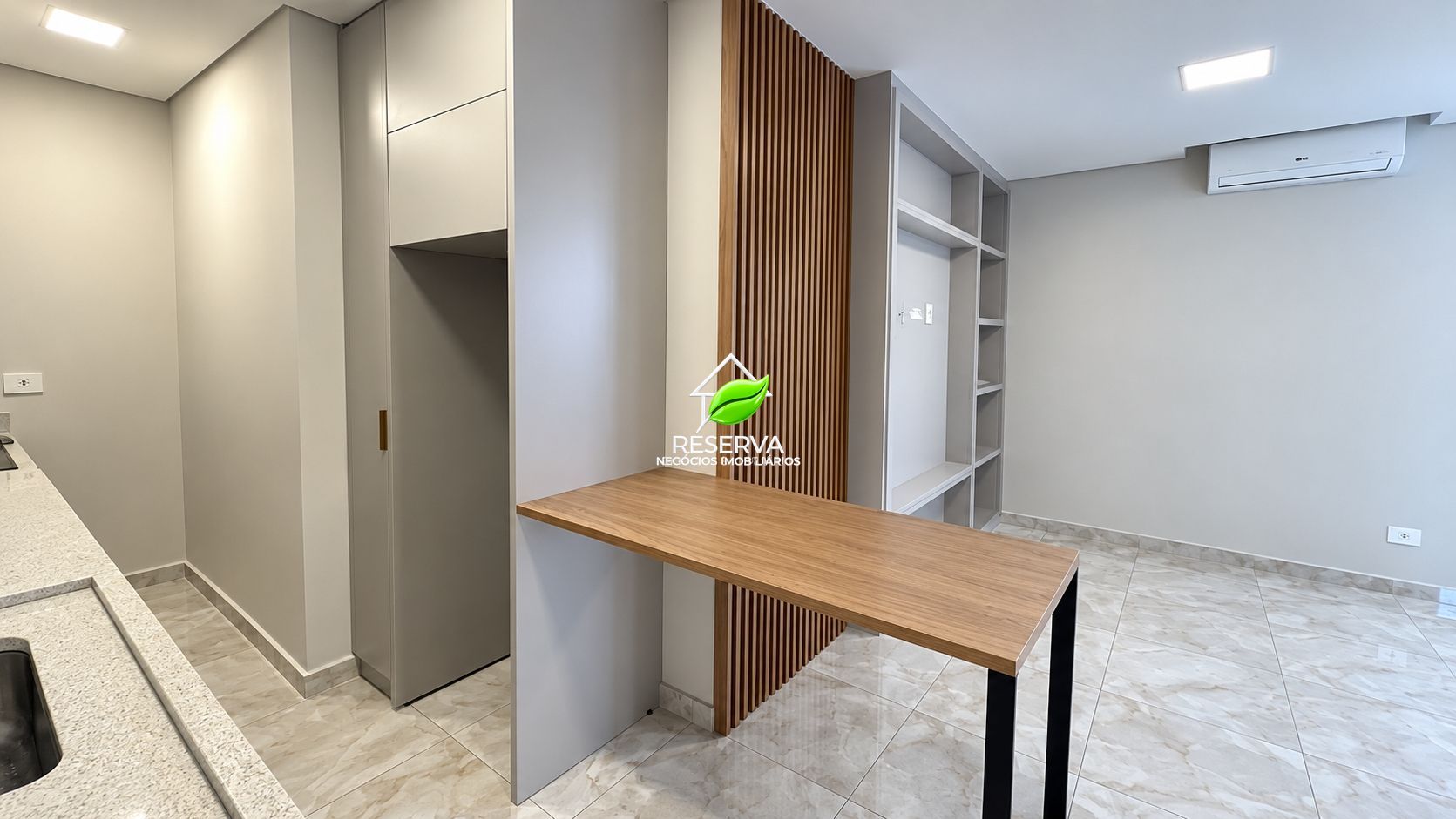 STUDIO SEMI-MOBILIADO PARA LOCAÇÃO – EDIFÍCIO FERRARA | CENTRO DE FOZ DO IGUAÇU