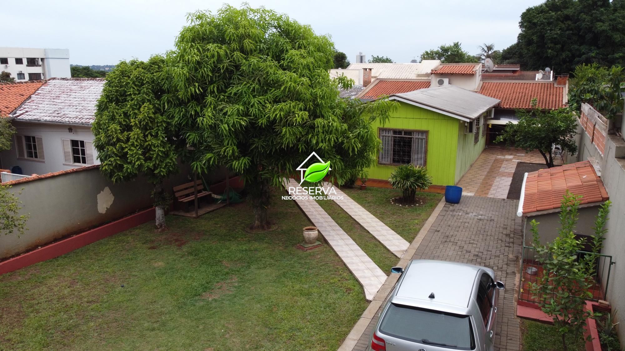 Oportunidade Única: Casa com Edícula, Amplo Quintal e Localização Privilegiada!