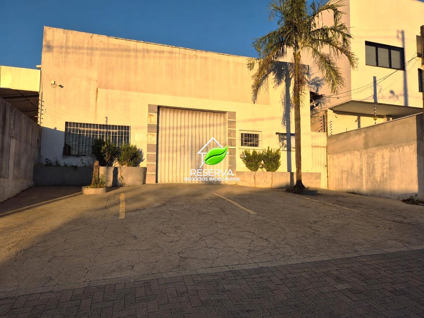 Barracão para Venda e Locação no Jardim Manaus – Excelente Localização.