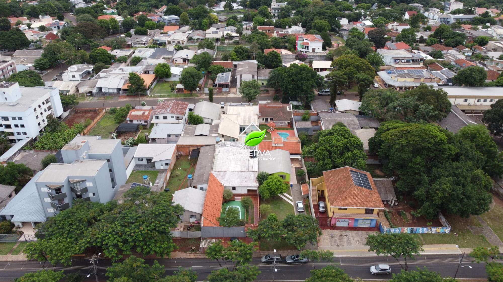 Oportunidade Única: Casa com Edícula, Amplo Quintal e Localização Privilegiada!
