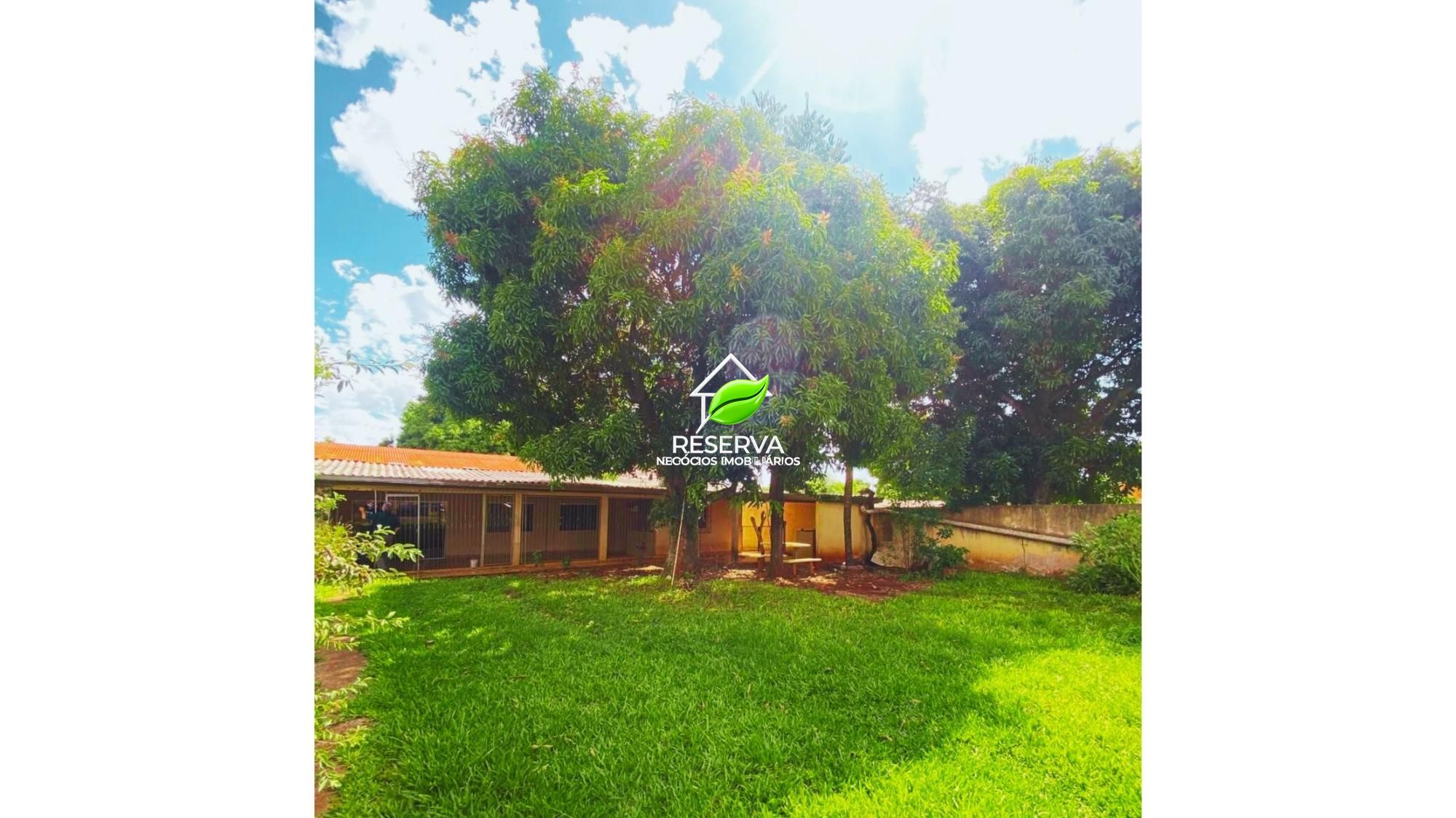 Casa à Venda na Vila C | Amplo Terreno e Excelente Oportunidade