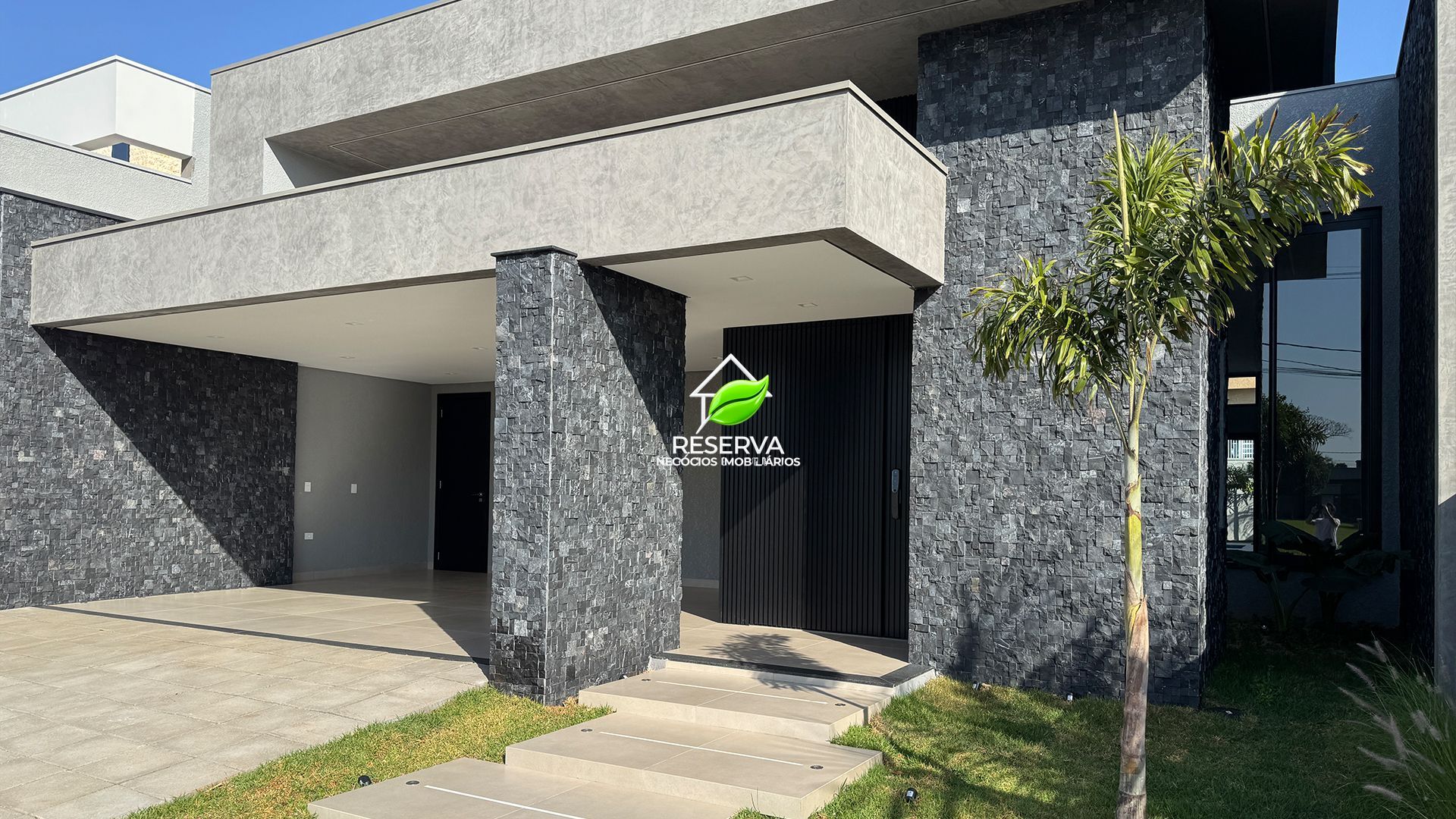 Casa Luxuosa à Venda no Condomínio Safira - Foz do Iguaçu