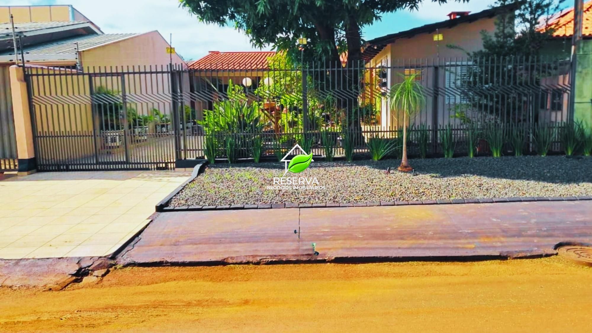 Casa à Venda | 170 m² Construídos em Terreno de 300 m²
