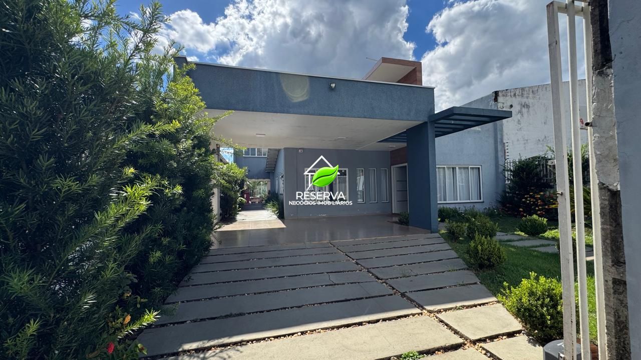 Sobrado de Alto Padrão à Venda na Vila A – Região Nobre, Próximo ao Gramadão
