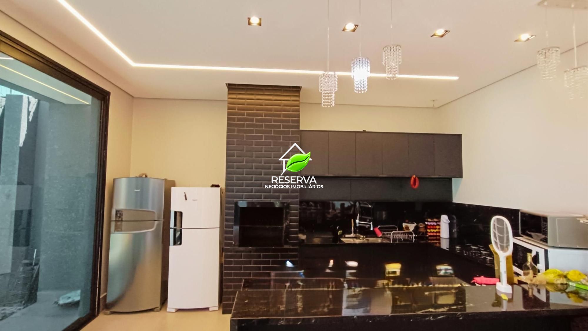SOBRADO DE ALTO PADRÃO À VENDA NO JARDIM YPÊ IV – FOZ DO IGUAÇU/PR
